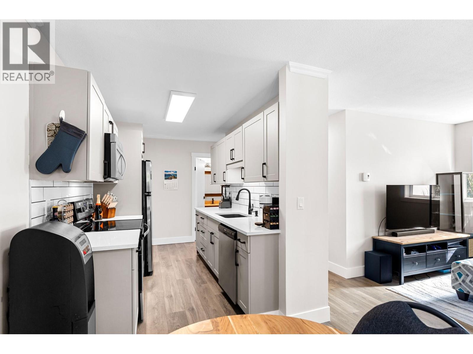 Picture for Unit #102, 2035 Baron  Road