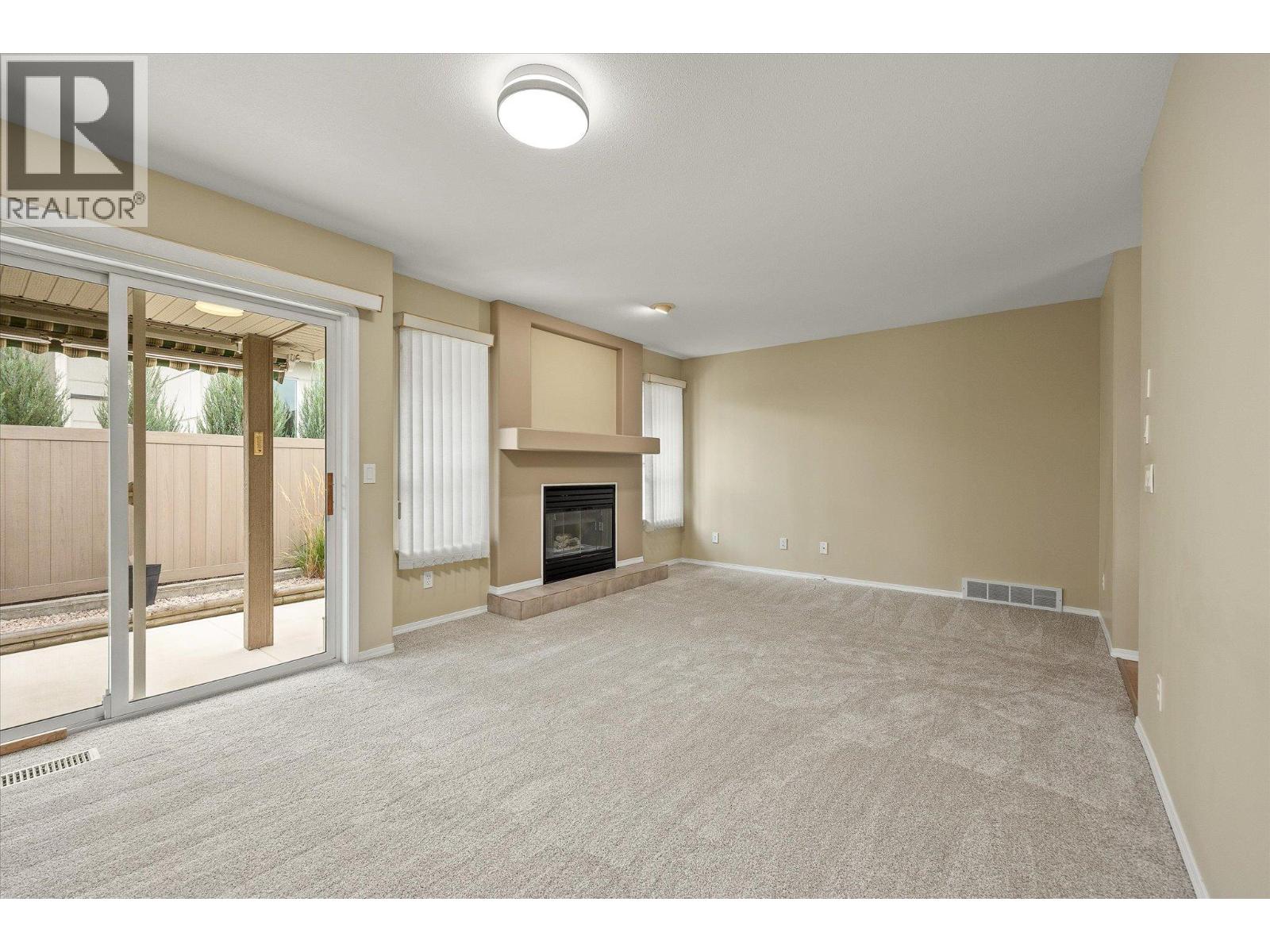 Picture for Unit #12, 680 Valley  Road https://www.cirrealty.ca/reb/bc/3/10366753_13.jpg