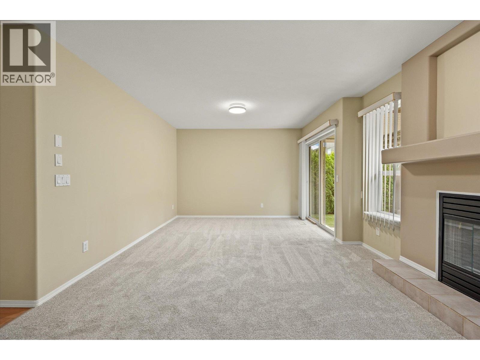 Picture for Unit #12, 680 Valley  Road https://www.cirrealty.ca/reb/bc/3/10366753_14.jpg