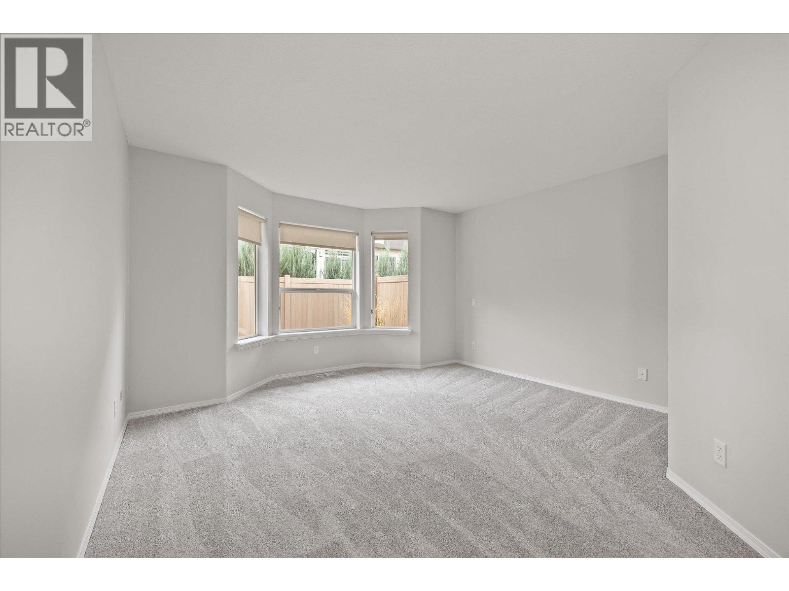 Picture for Unit #12, 680 Valley  Road https://www.cirrealty.ca/reb/bc/3/10366753_15.jpg