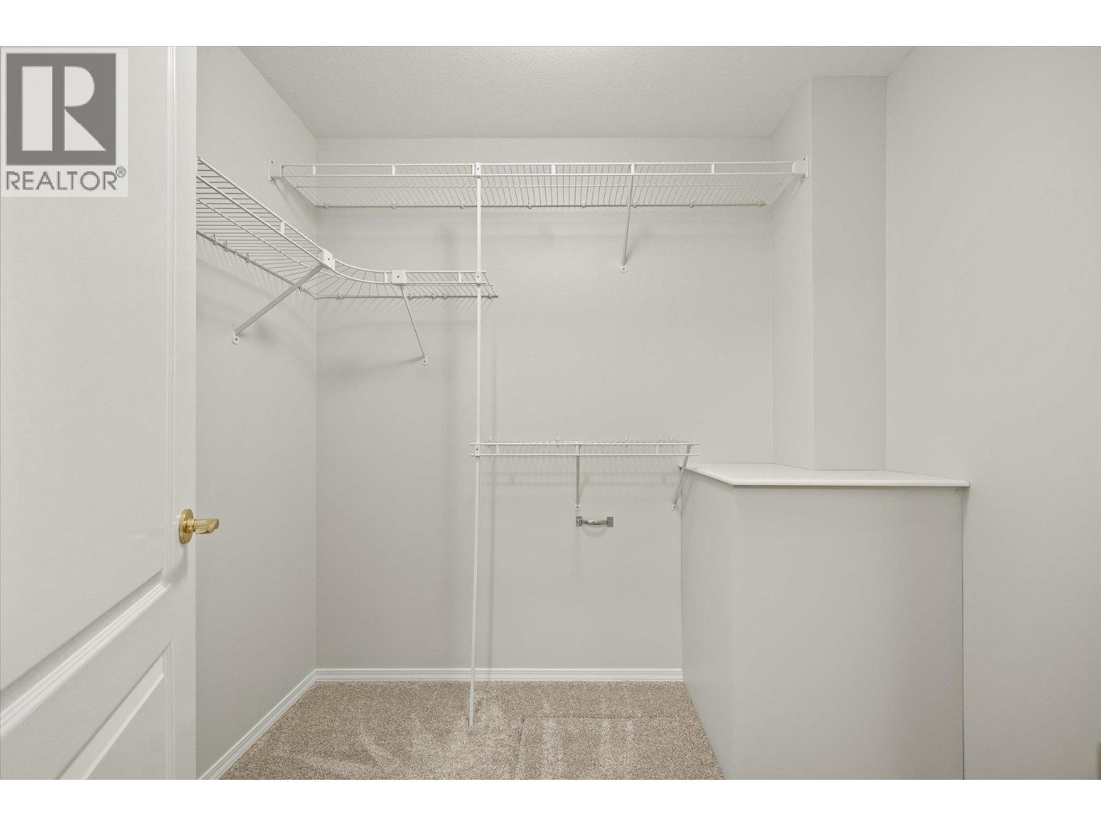 Picture for Unit #12, 680 Valley  Road https://www.cirrealty.ca/reb/bc/3/10366753_19.jpg