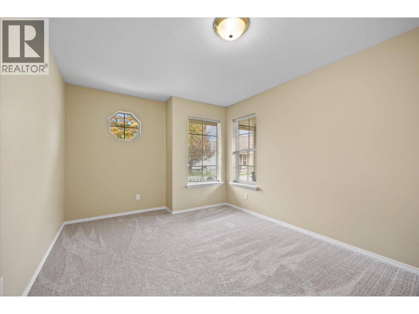 Picture for Unit #12, 680 Valley  Road https://www.cirrealty.ca/reb/bc/3/10366753_20.jpg