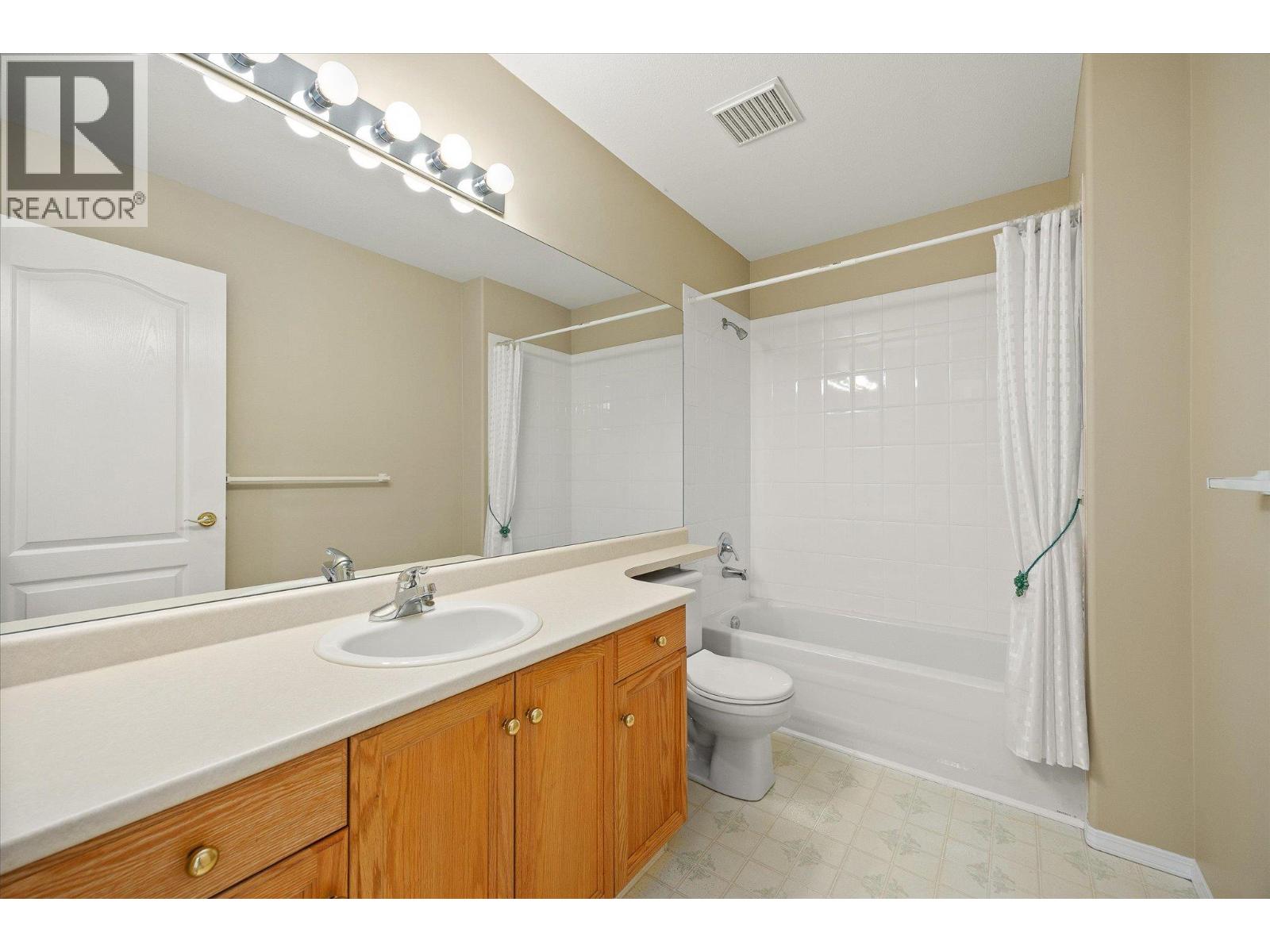 Picture for Unit #12, 680 Valley  Road https://www.cirrealty.ca/reb/bc/3/10366753_22.jpg