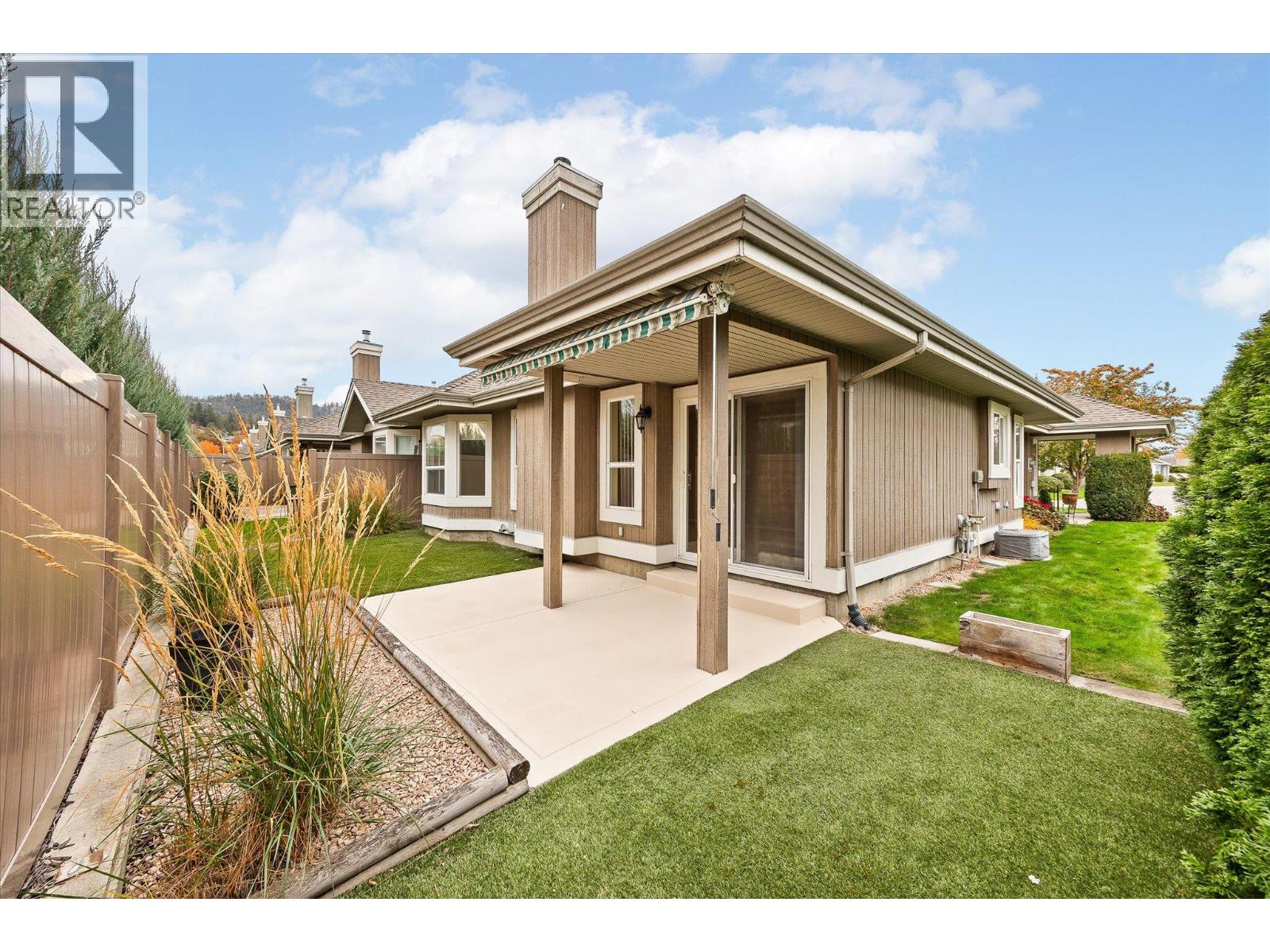 Picture for Unit #12, 680 Valley  Road https://www.cirrealty.ca/reb/bc/3/10366753_28.jpg