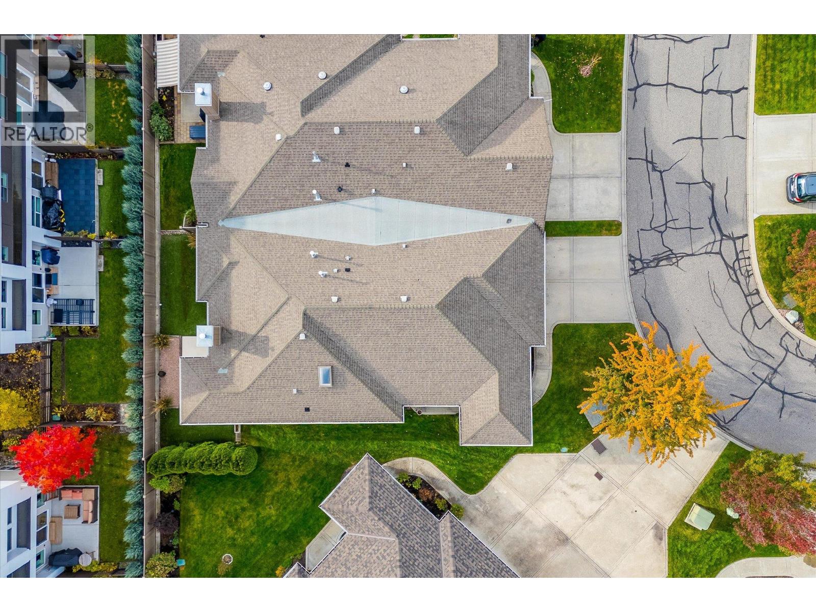 Picture for Unit #12, 680 Valley  Road https://www.cirrealty.ca/reb/bc/3/10366753_44.jpg