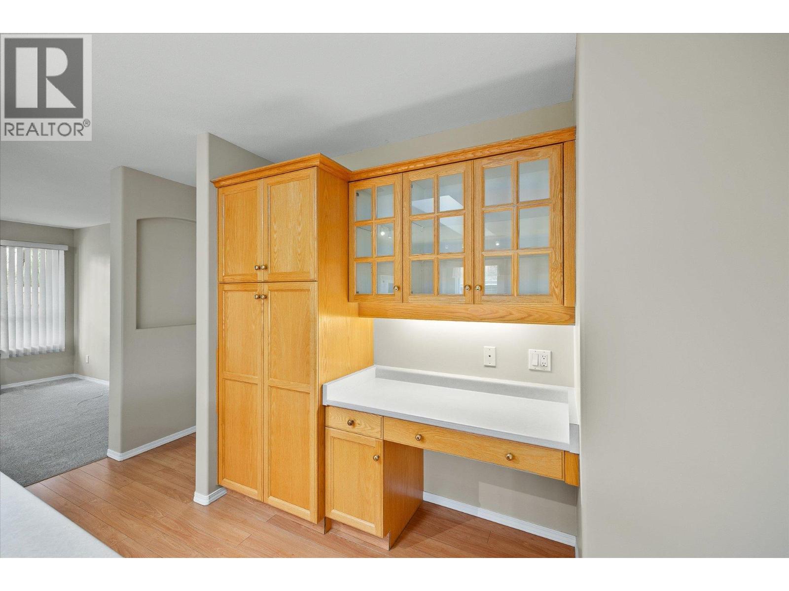 Picture for Unit #12, 680 Valley  Road https://www.cirrealty.ca/reb/bc/3/10366753_8.jpg