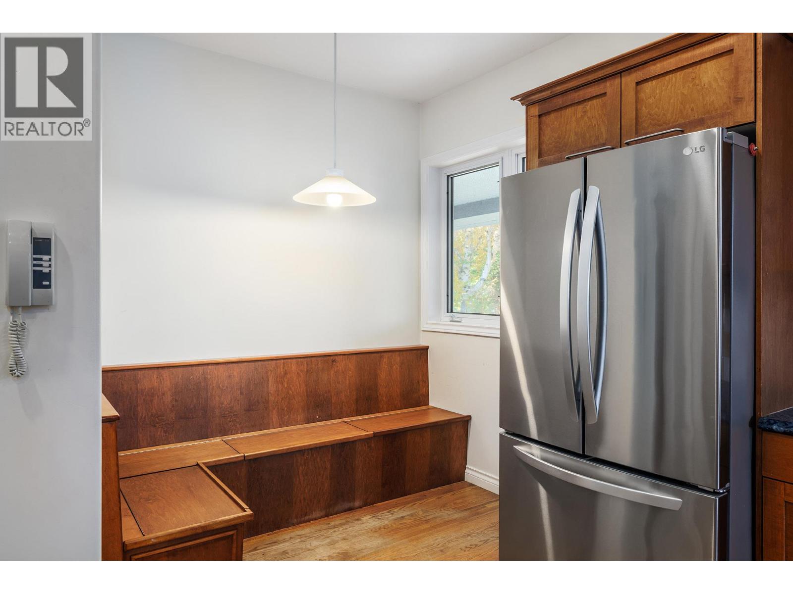 Picture for 4323 Bedford  Lane https://www.cirrealty.ca/reb/bc/3/10366833_10.jpg