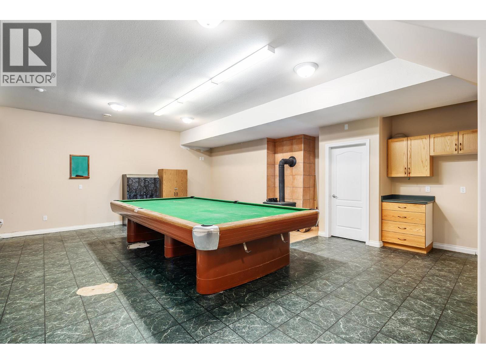 Picture for 4323 Bedford  Lane https://www.cirrealty.ca/reb/bc/3/10366833_15.jpg