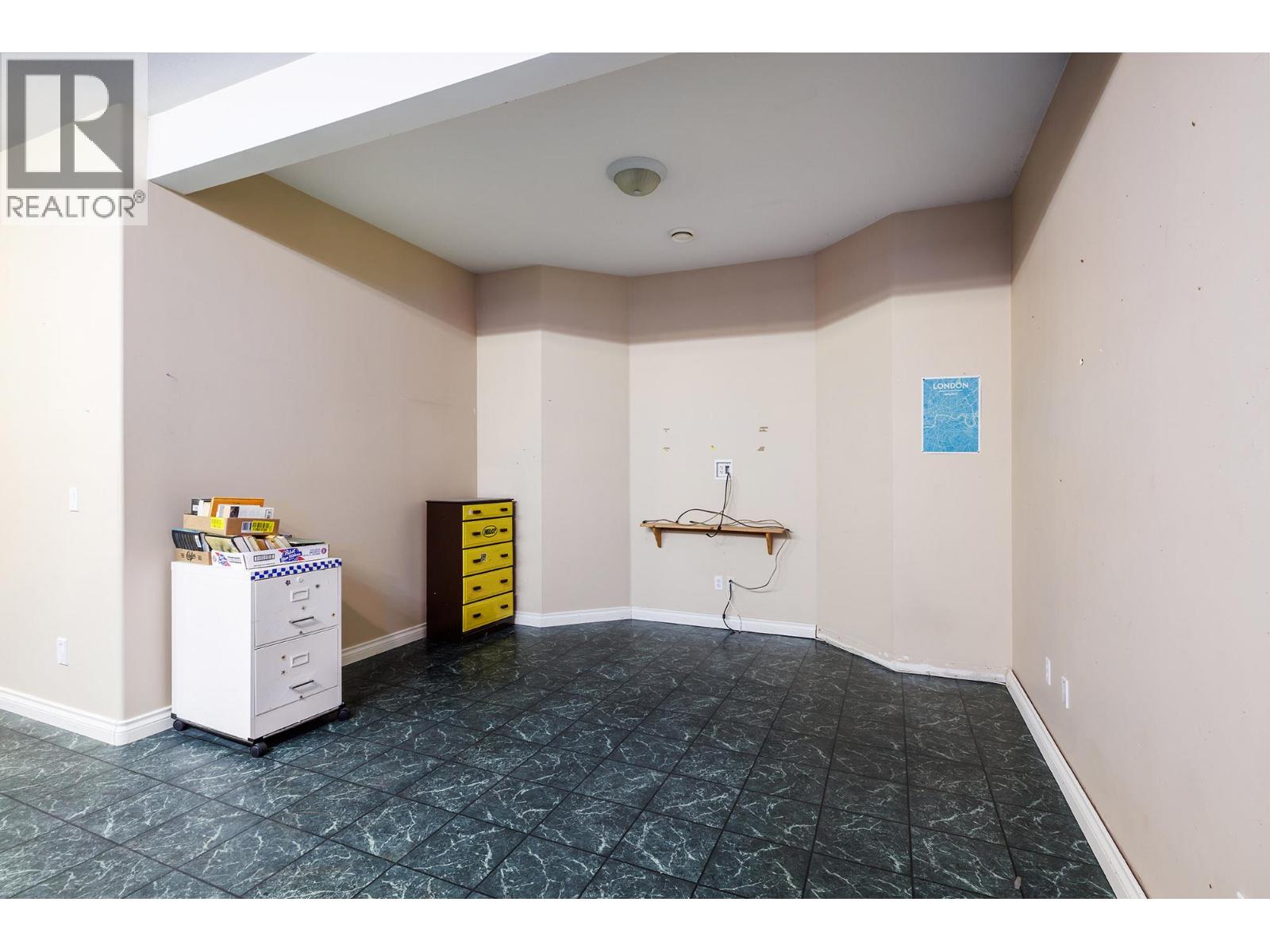 Picture for 4323 Bedford  Lane https://www.cirrealty.ca/reb/bc/3/10366833_17.jpg