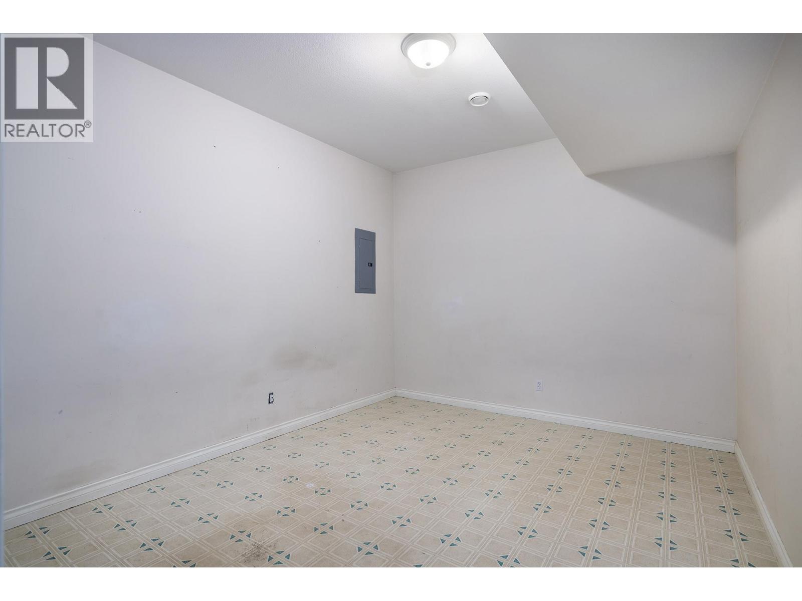 Picture for 4323 Bedford  Lane https://www.cirrealty.ca/reb/bc/3/10366833_18.jpg