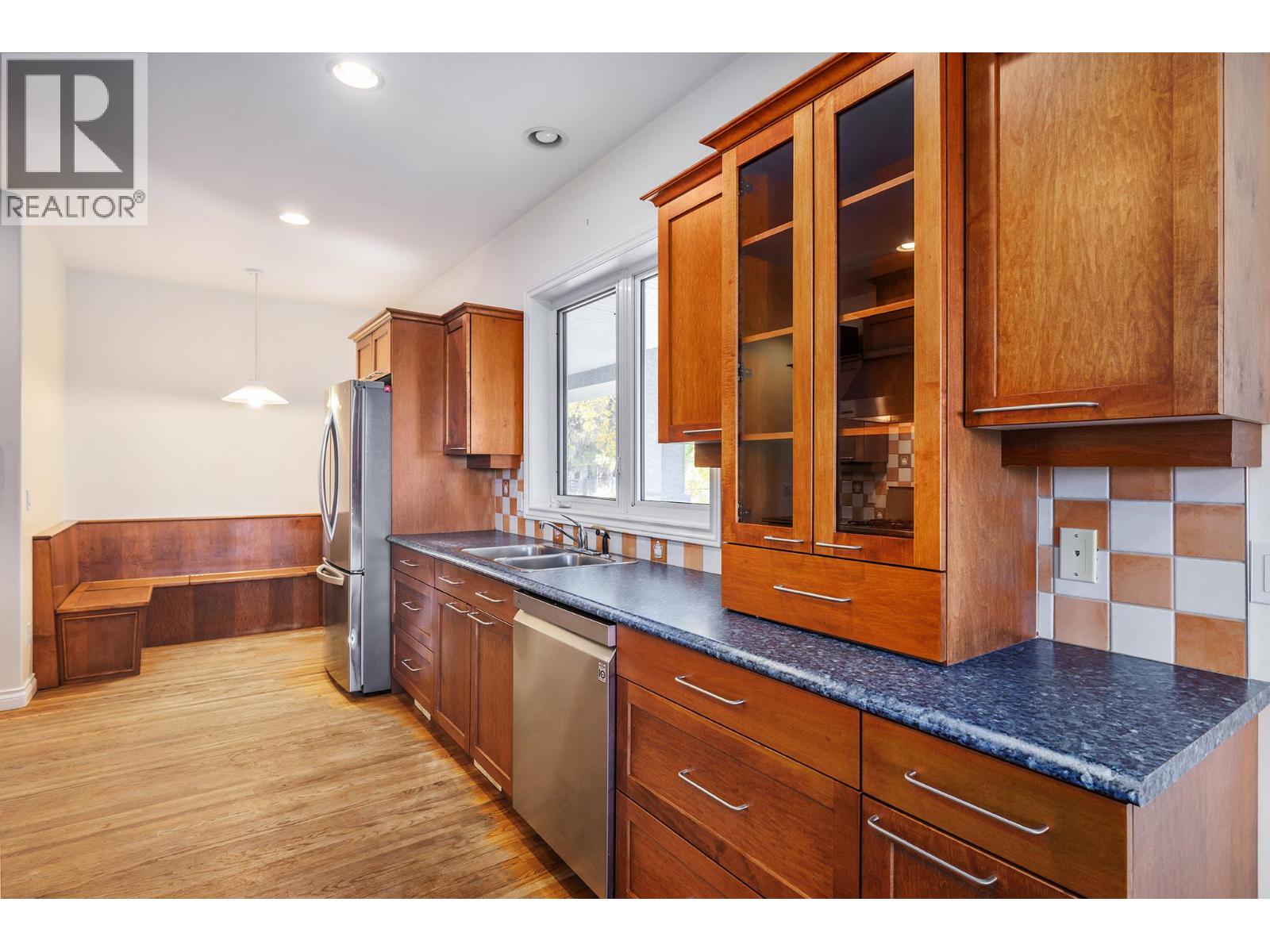 Picture for 4323 Bedford  Lane https://www.cirrealty.ca/reb/bc/3/10366833_7.jpg