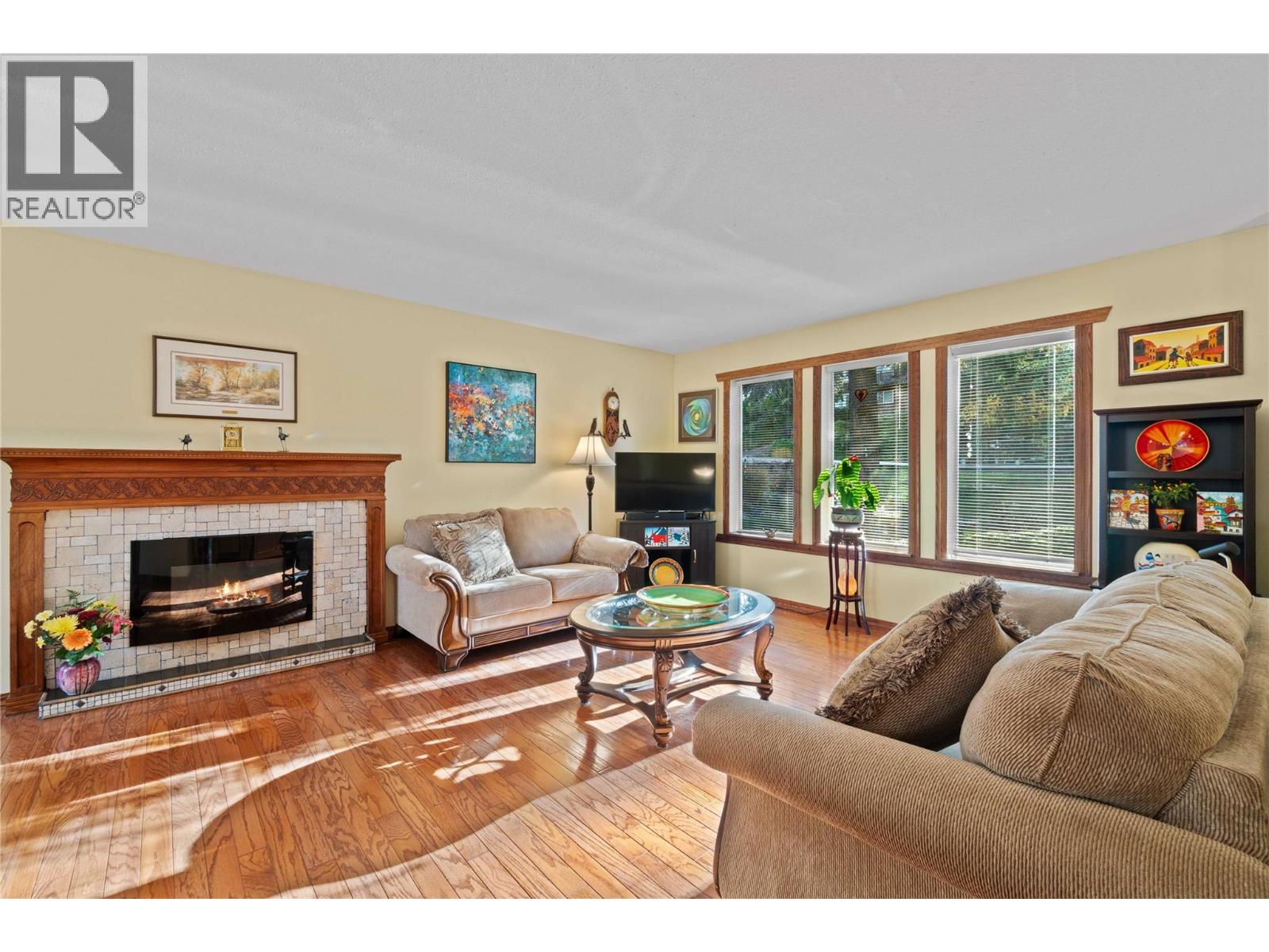 Picture for 2164 Tomat  Avenue