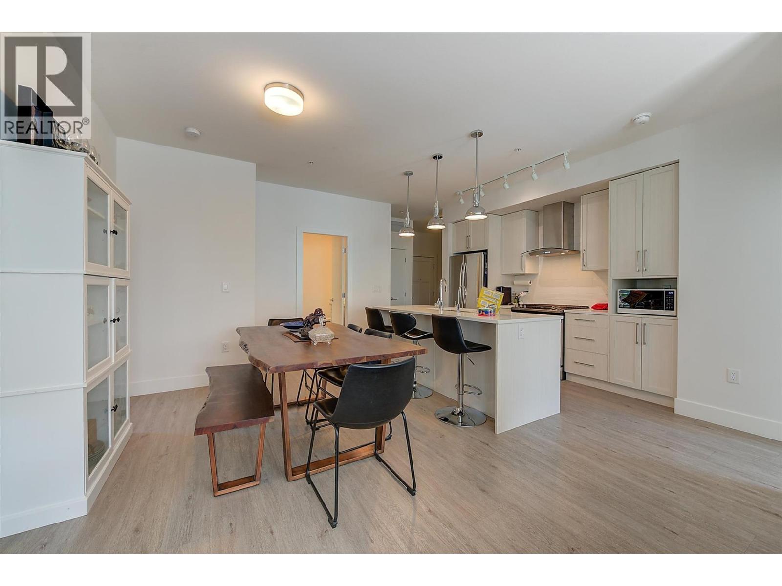 Picture for Unit #122, 4380 Lakeshore  Road