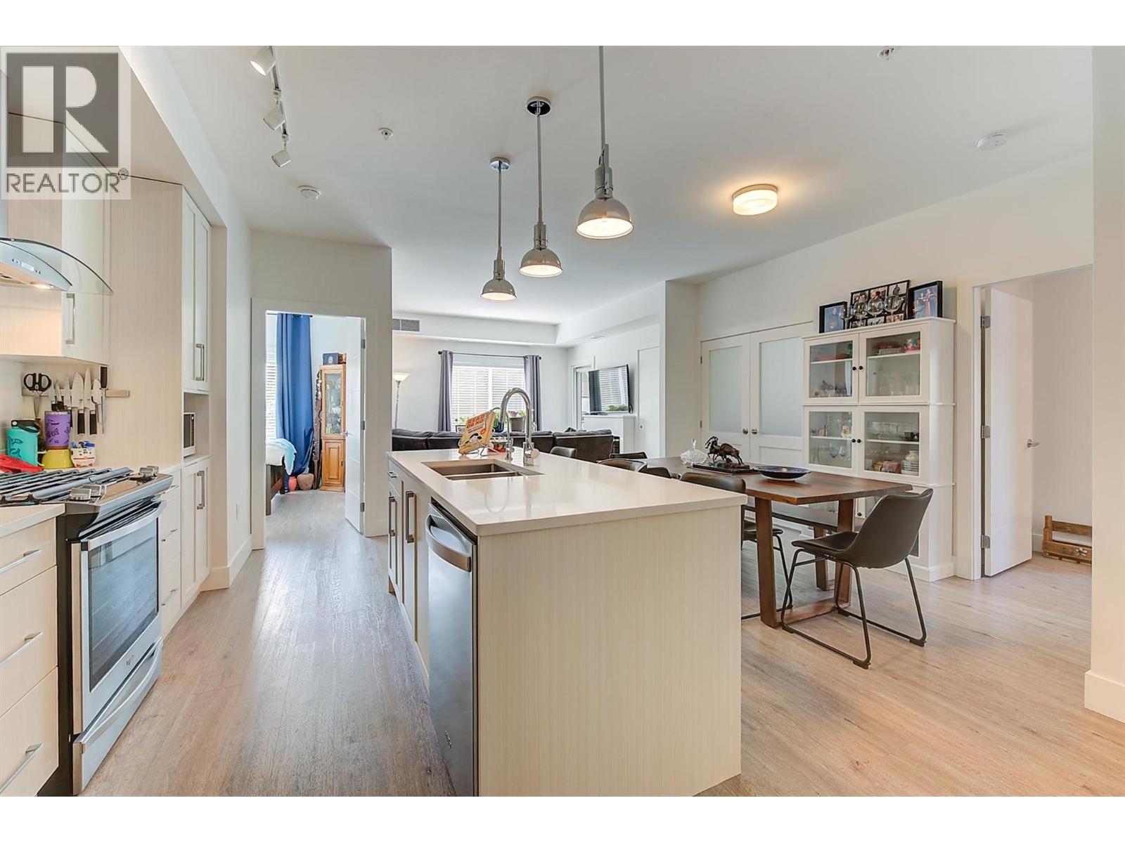 Picture for Unit #122, 4380 Lakeshore  Road