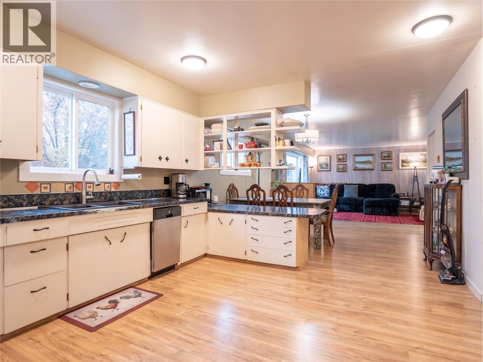 Picture for 197 Granby  Avenue