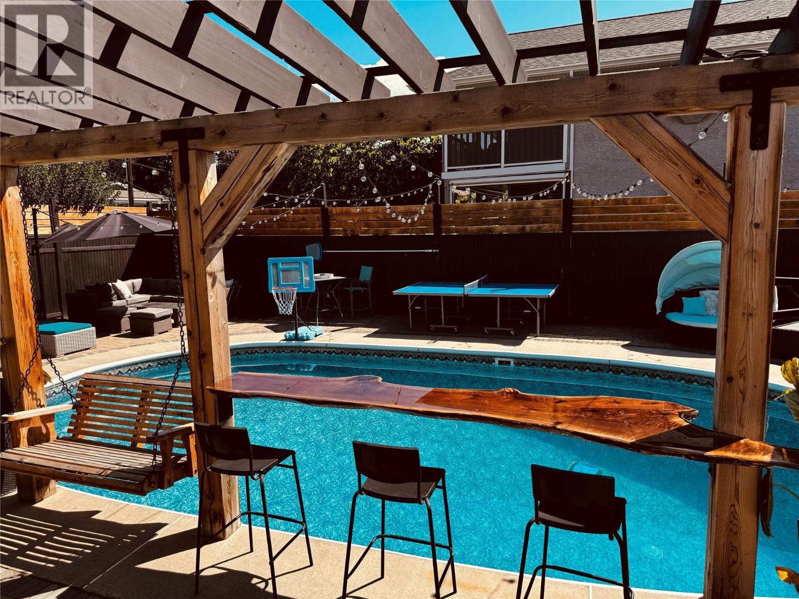 Picture for 98 Dauphin  Avenue