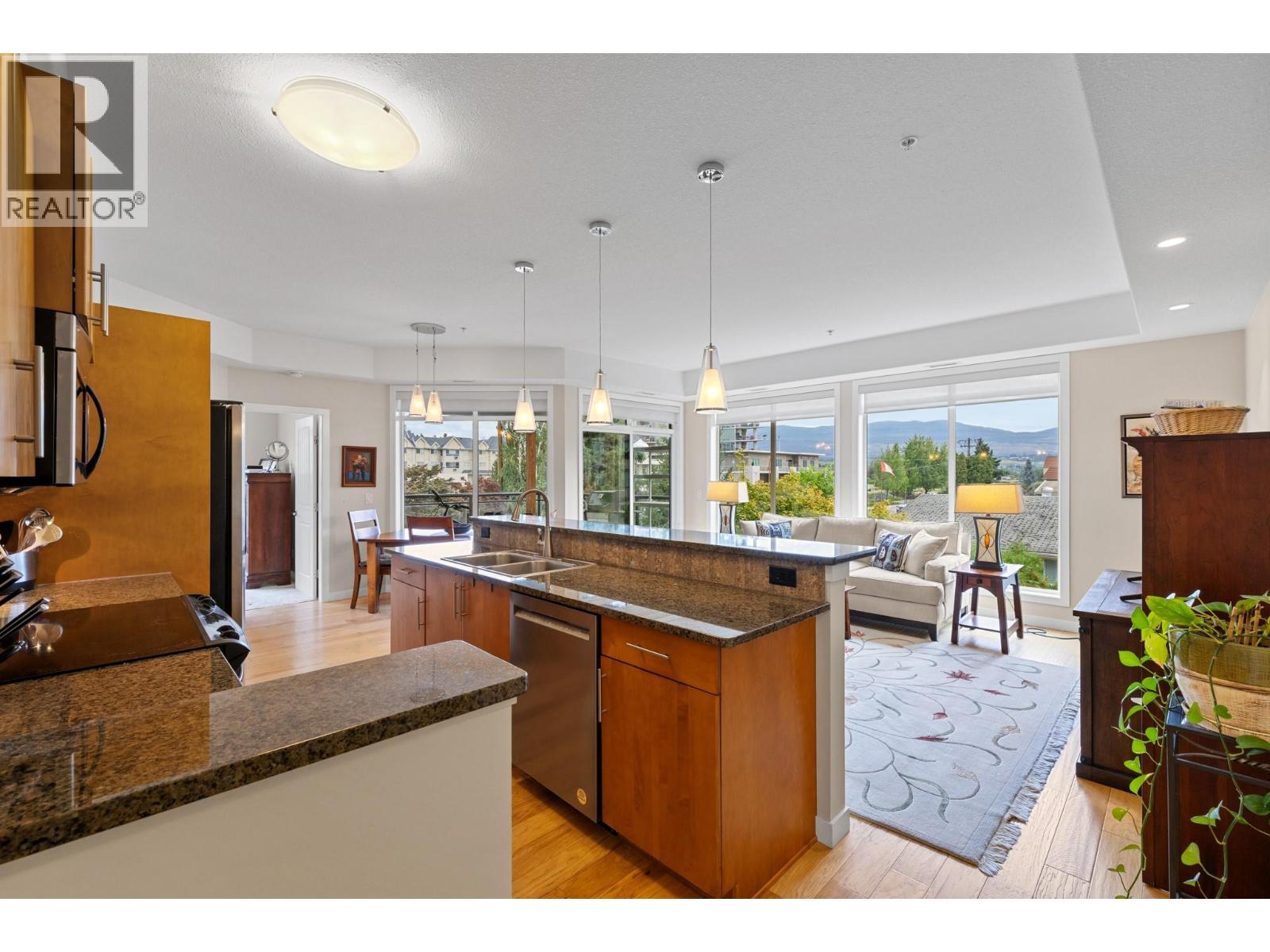 Picture for Unit #205, 2011 Agassiz  Road