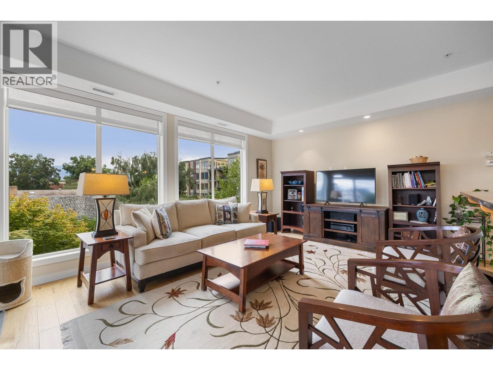 Picture for Unit #205, 2011 Agassiz  Road