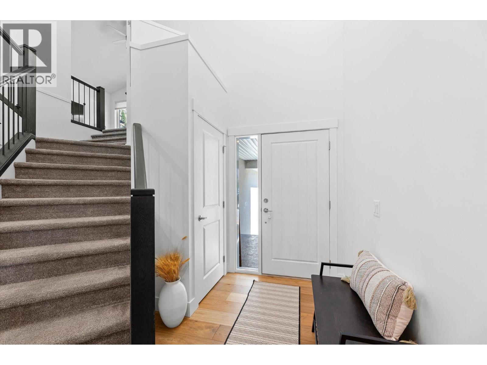 Picture for 3074 Riesling  Way