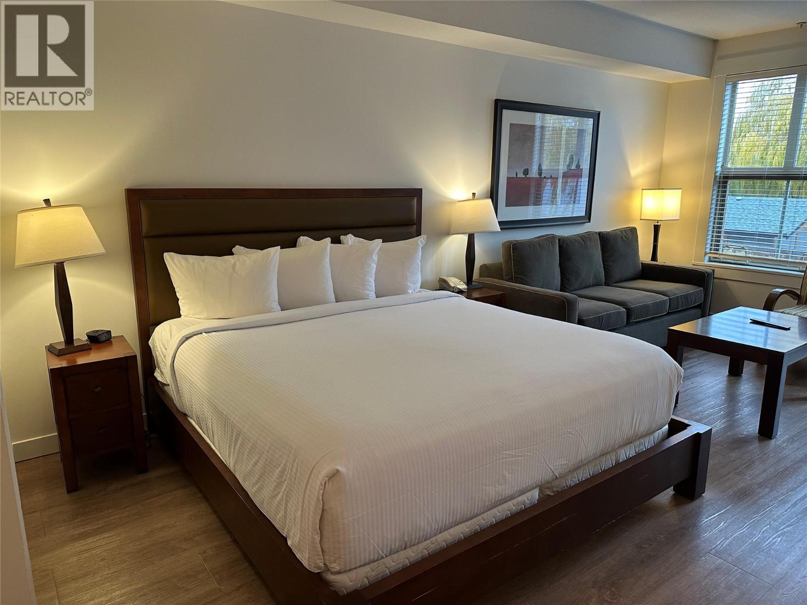 Picture for Unit #108, 4200 LAKESHORE  Drive