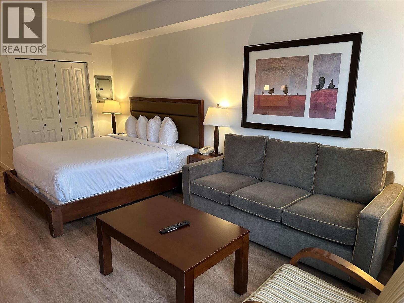 Picture for Unit #108, 4200 LAKESHORE  Drive