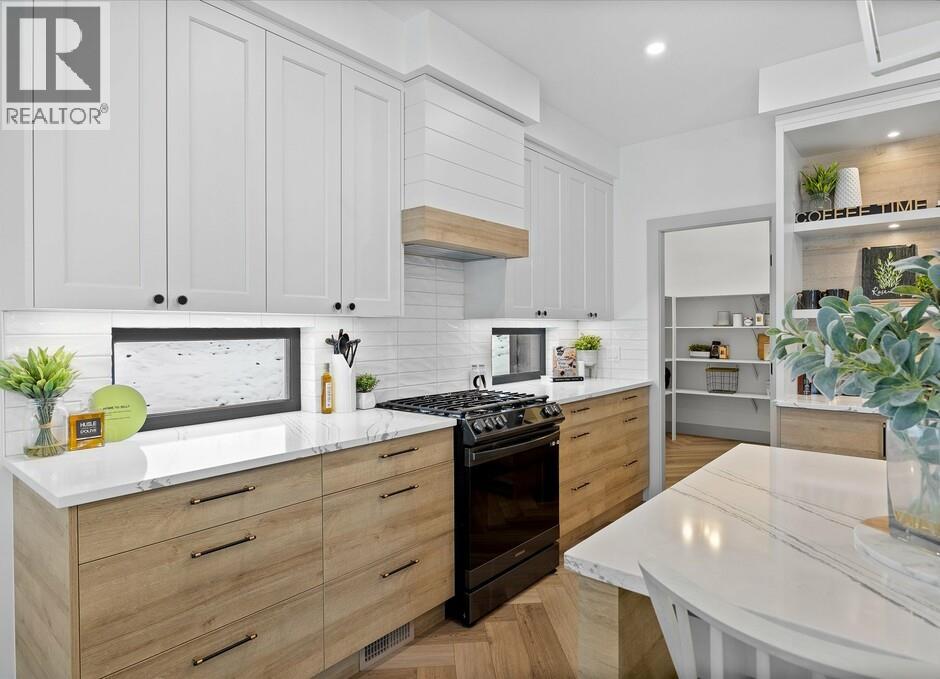 Picture for 1062 Emslie  Street