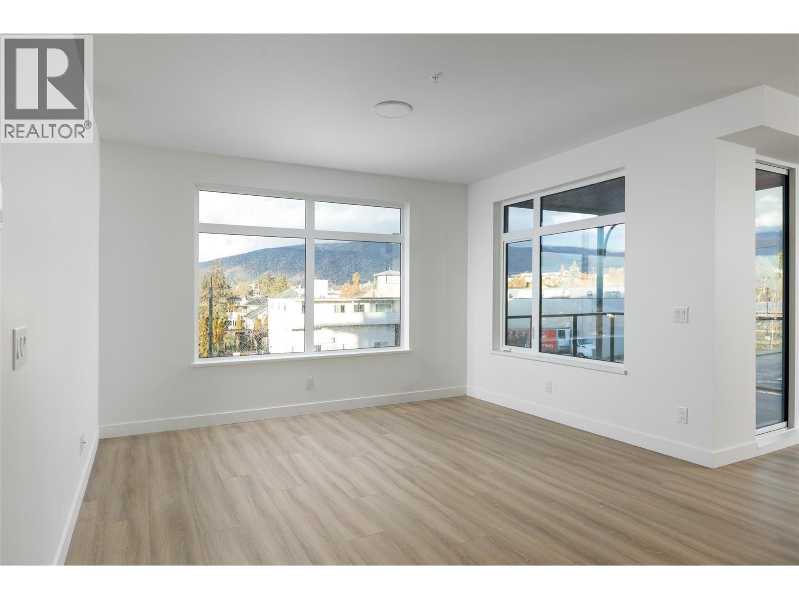 Picture for Unit #301, 2760 Olalla  Road