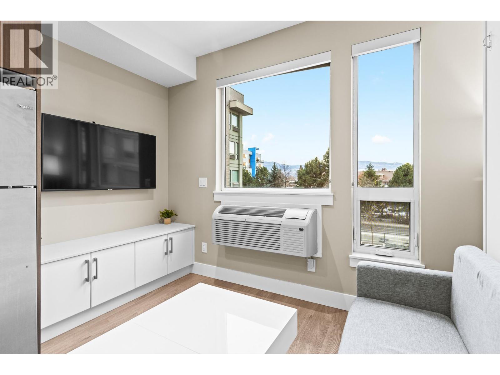 Picture for Unit #430, 925 Leon  Avenue