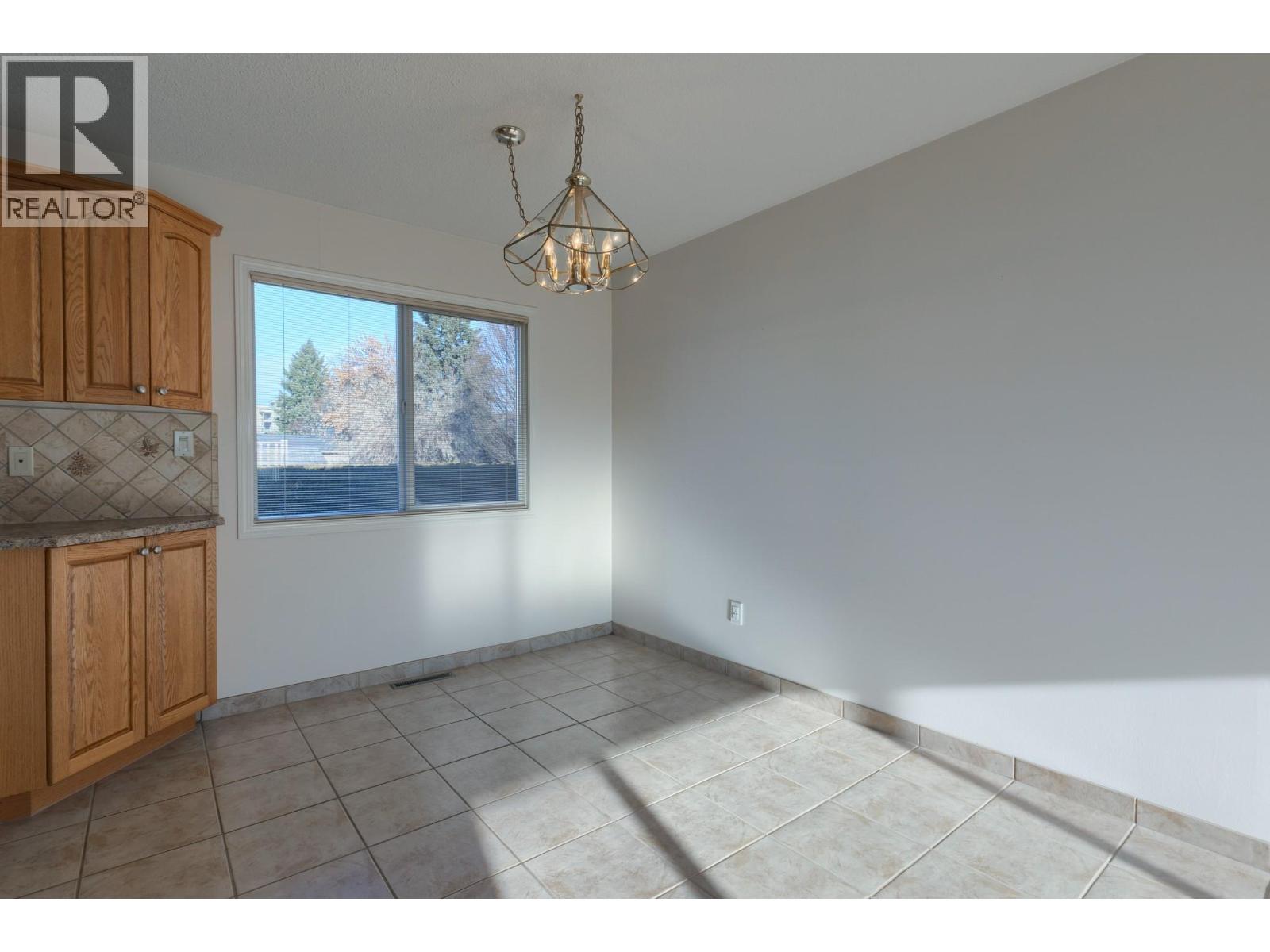 Picture for 810 Fife  Road