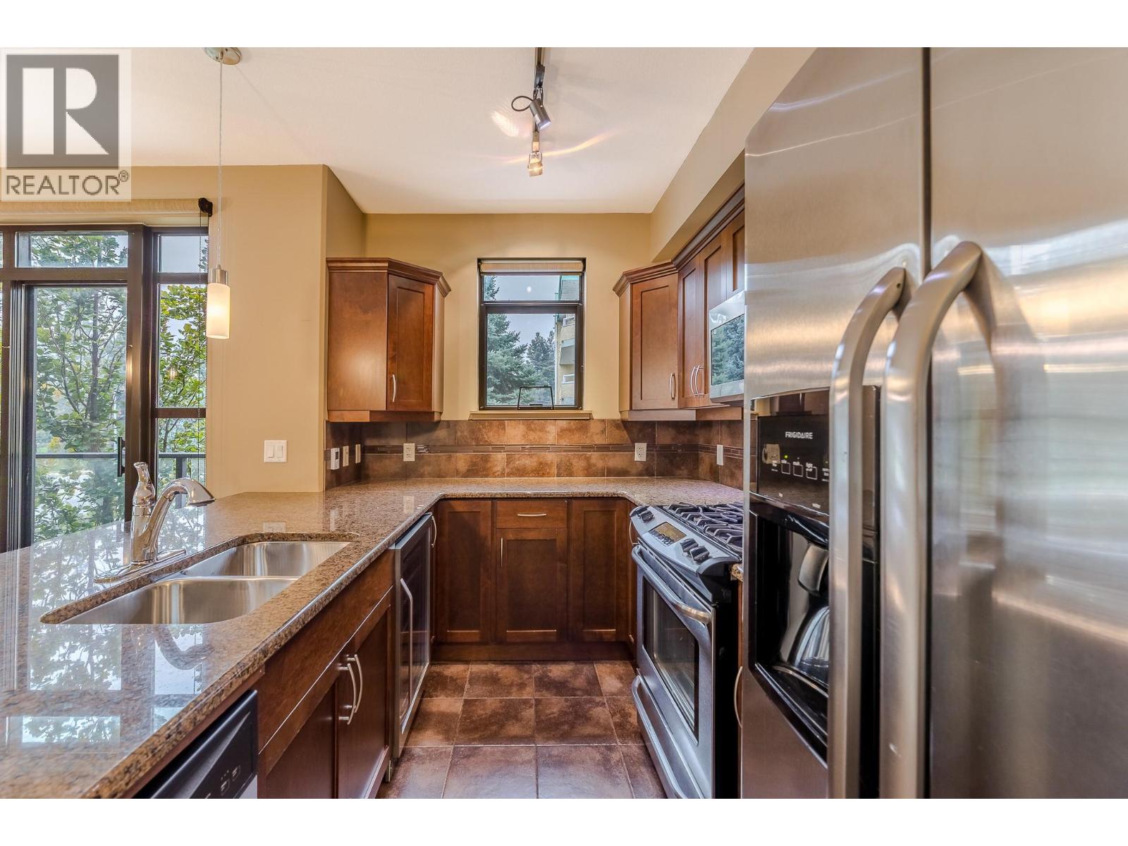 Picture for Unit #204, 3589 Skaha Lake  Road