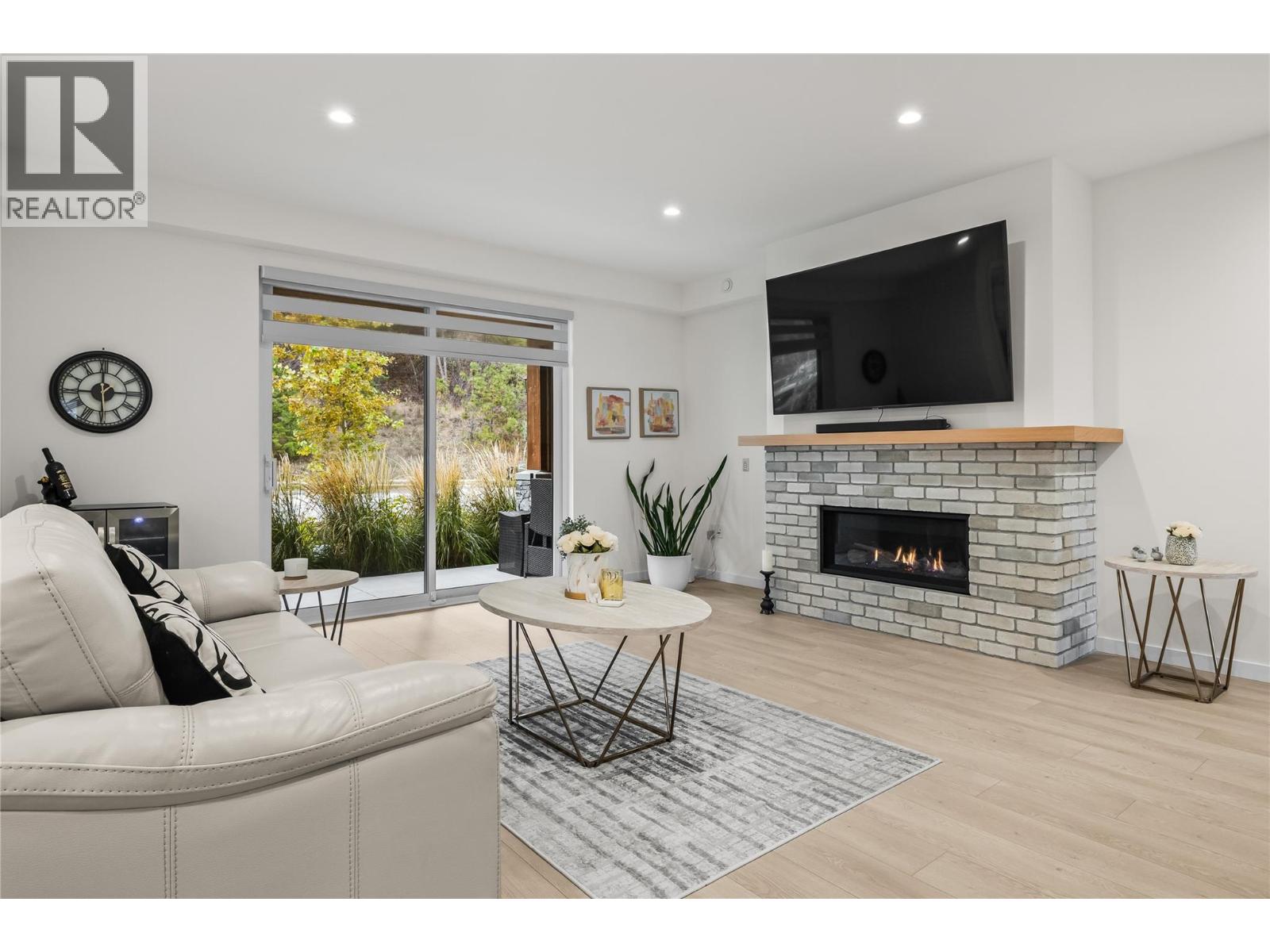 Picture for Unit #20, 1979 Country Club  Drive