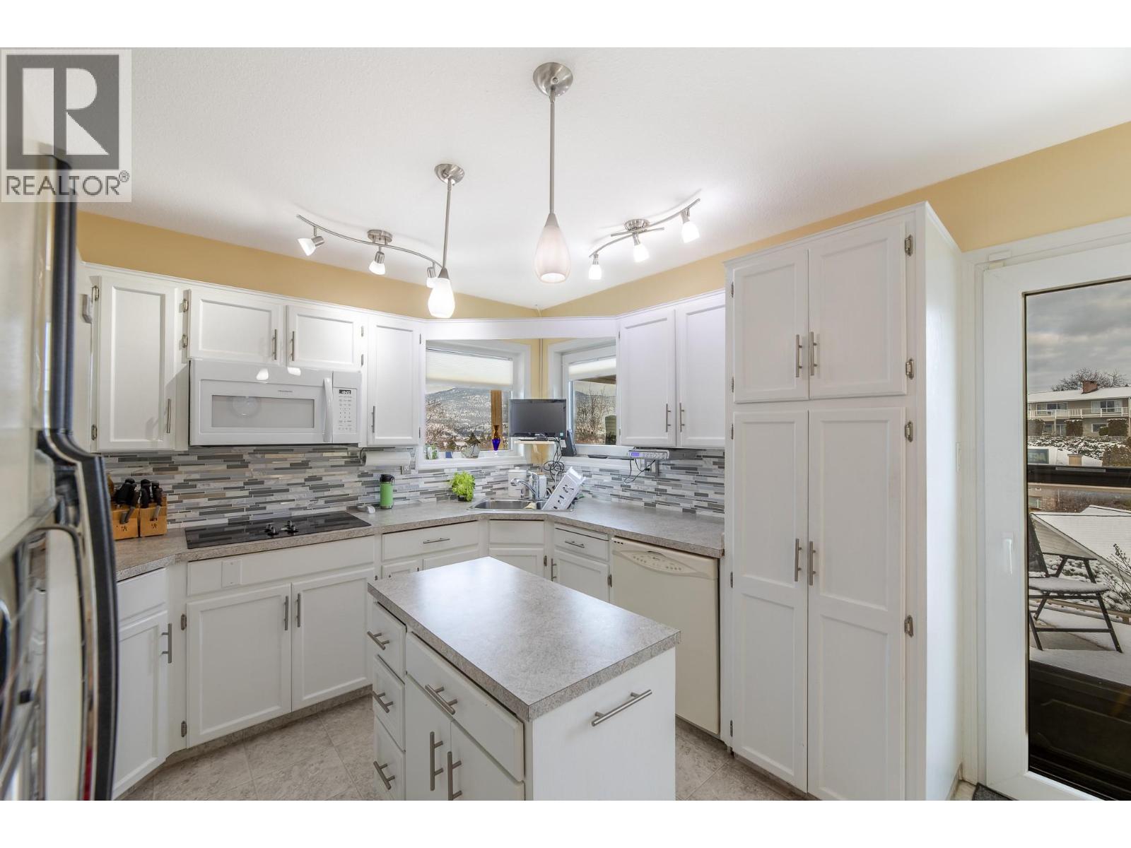 Picture for 215 Greenwood  Drive