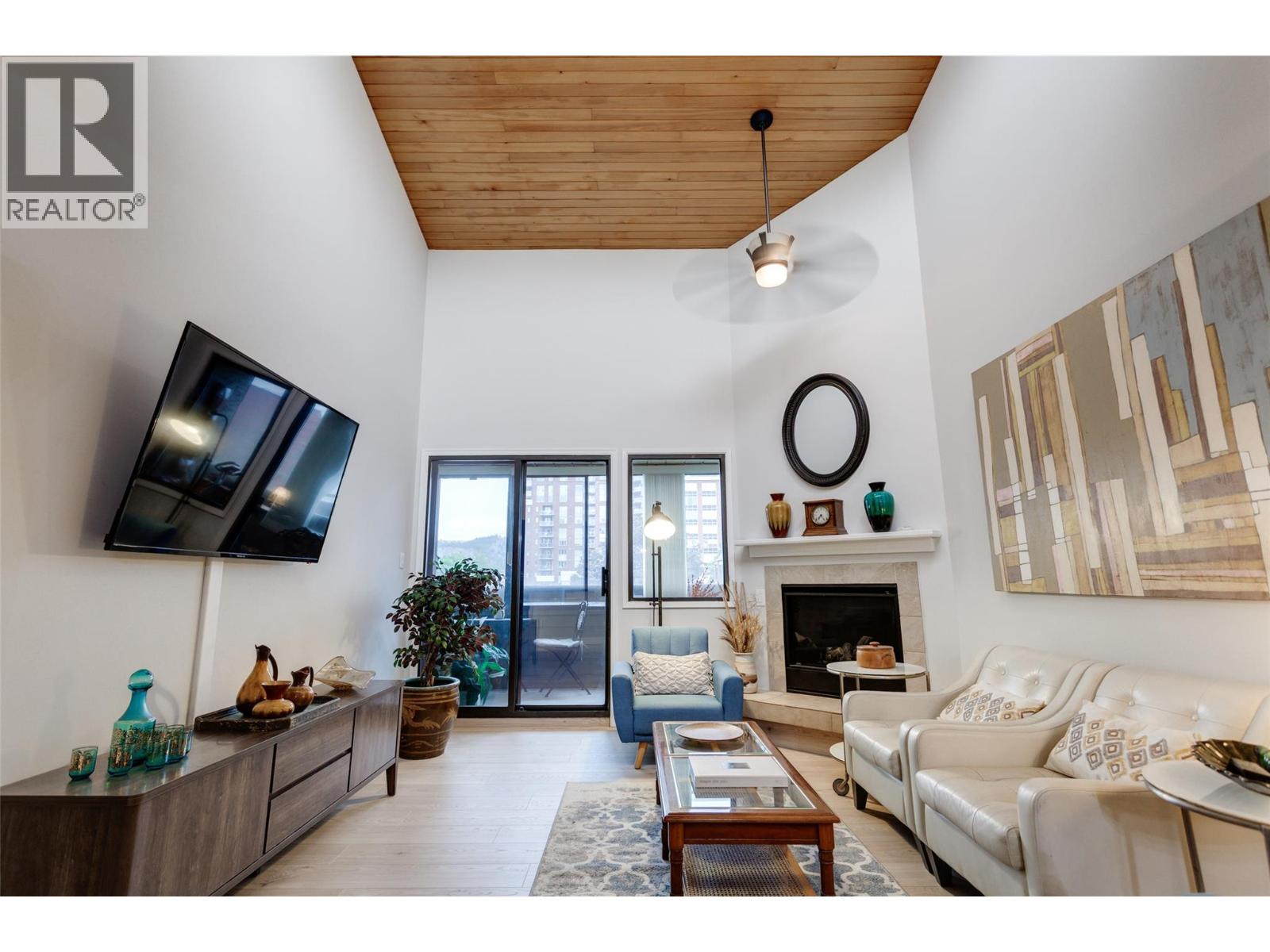 Picture for Unit #305, 1056 Bernard  Avenue