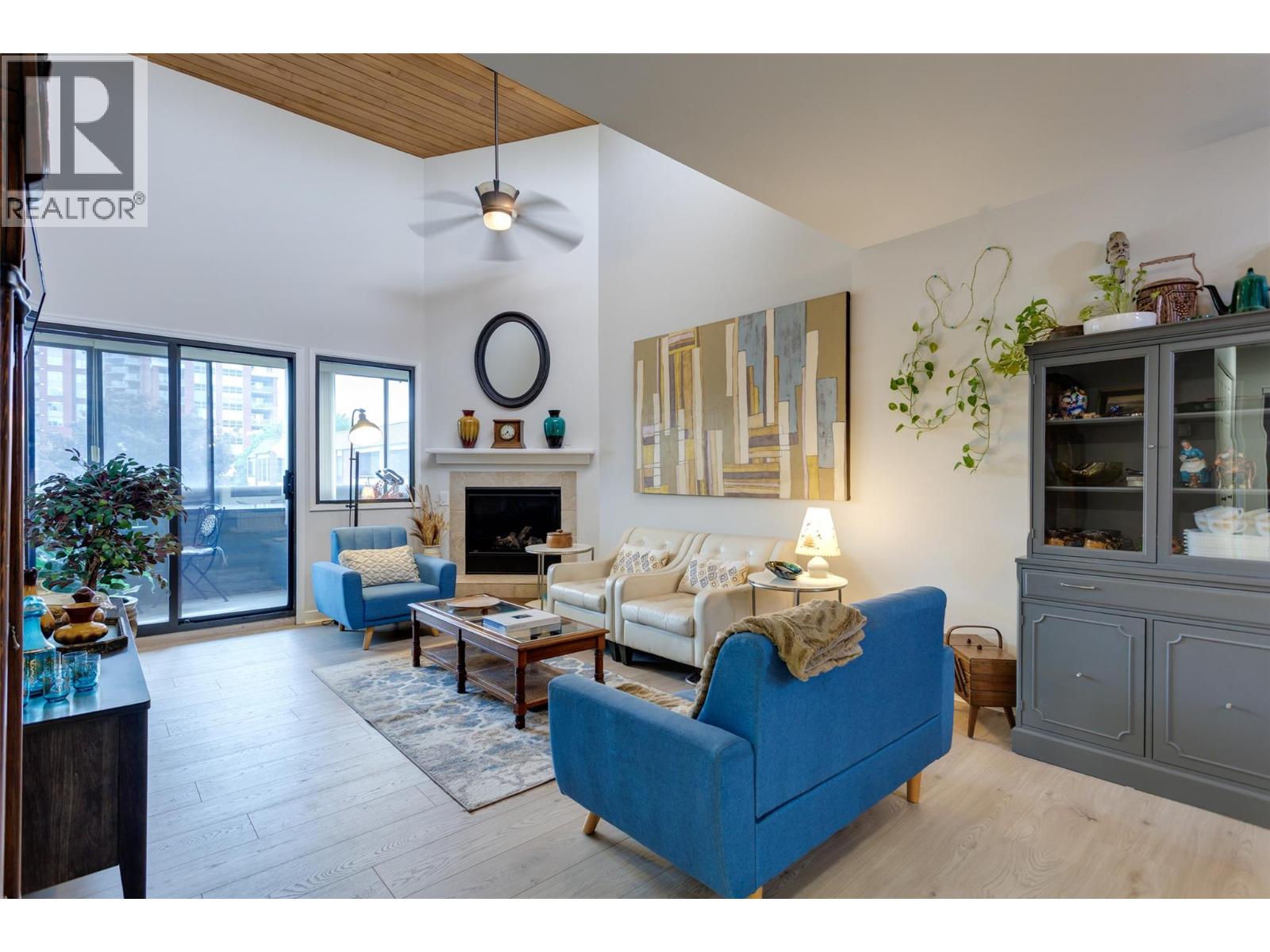 Picture for Unit #305, 1056 Bernard  Avenue