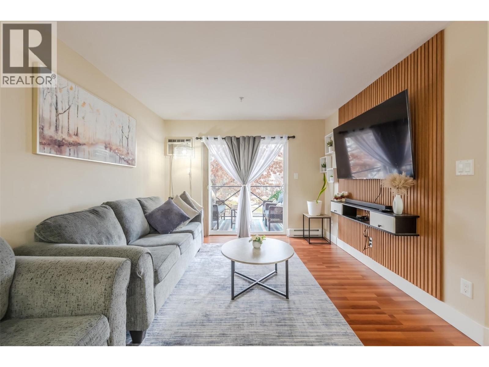 Picture for Unit #215, 256 Hastings  Avenue