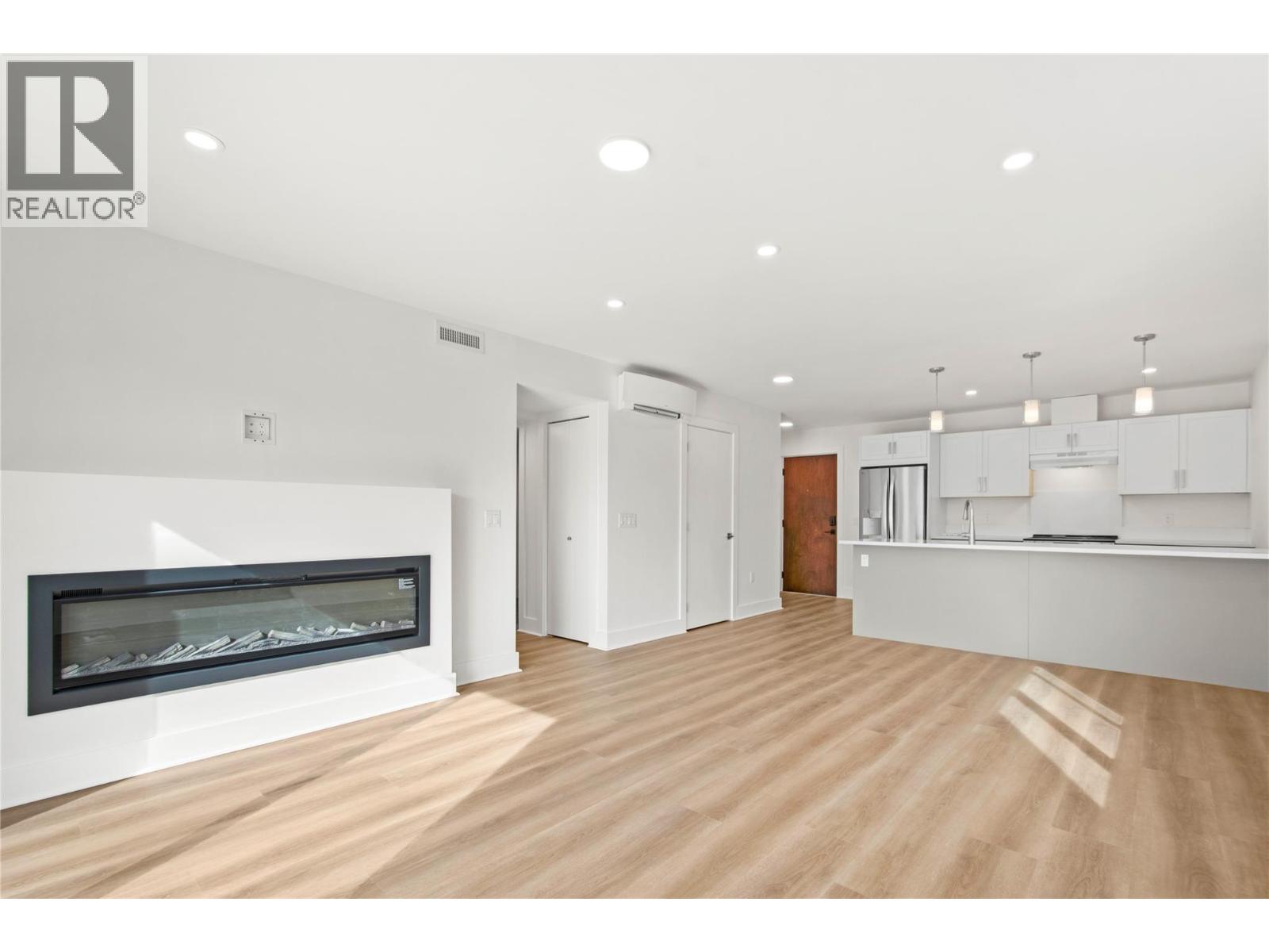 Picture for Unit #203, 578 Lakeshore  Drive