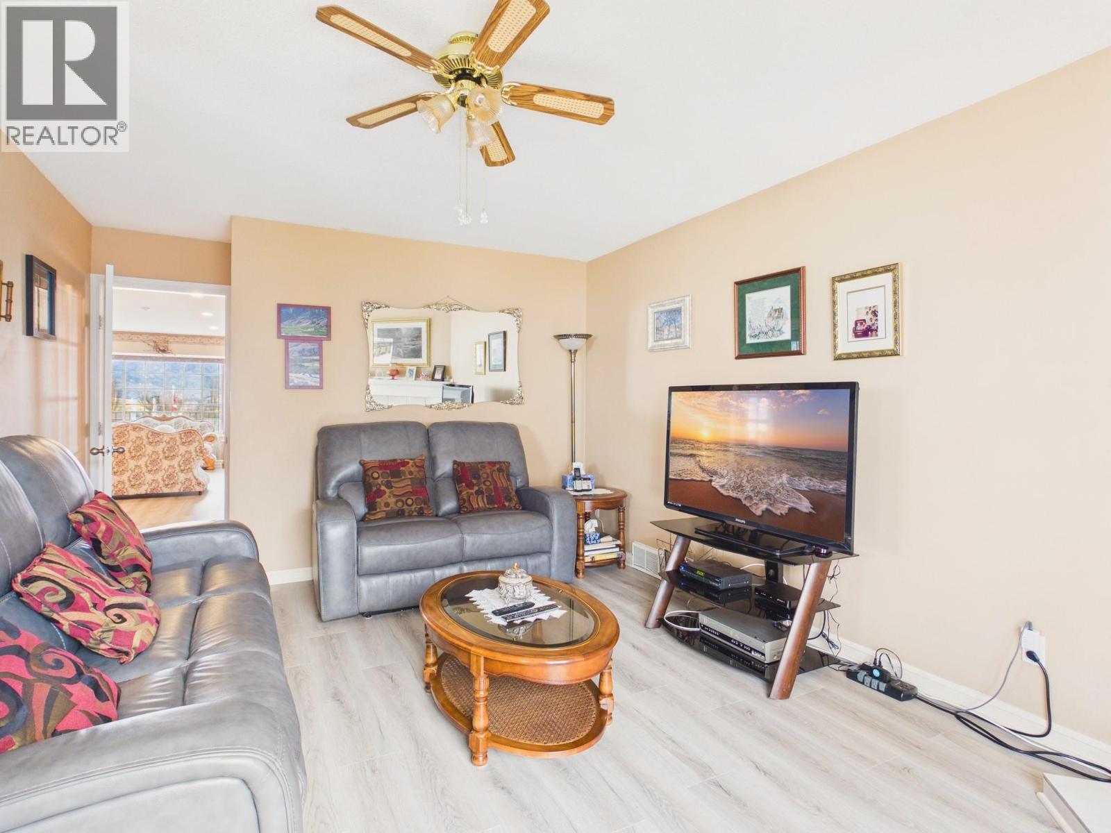 Picture for 12102 Golf Course  Drive