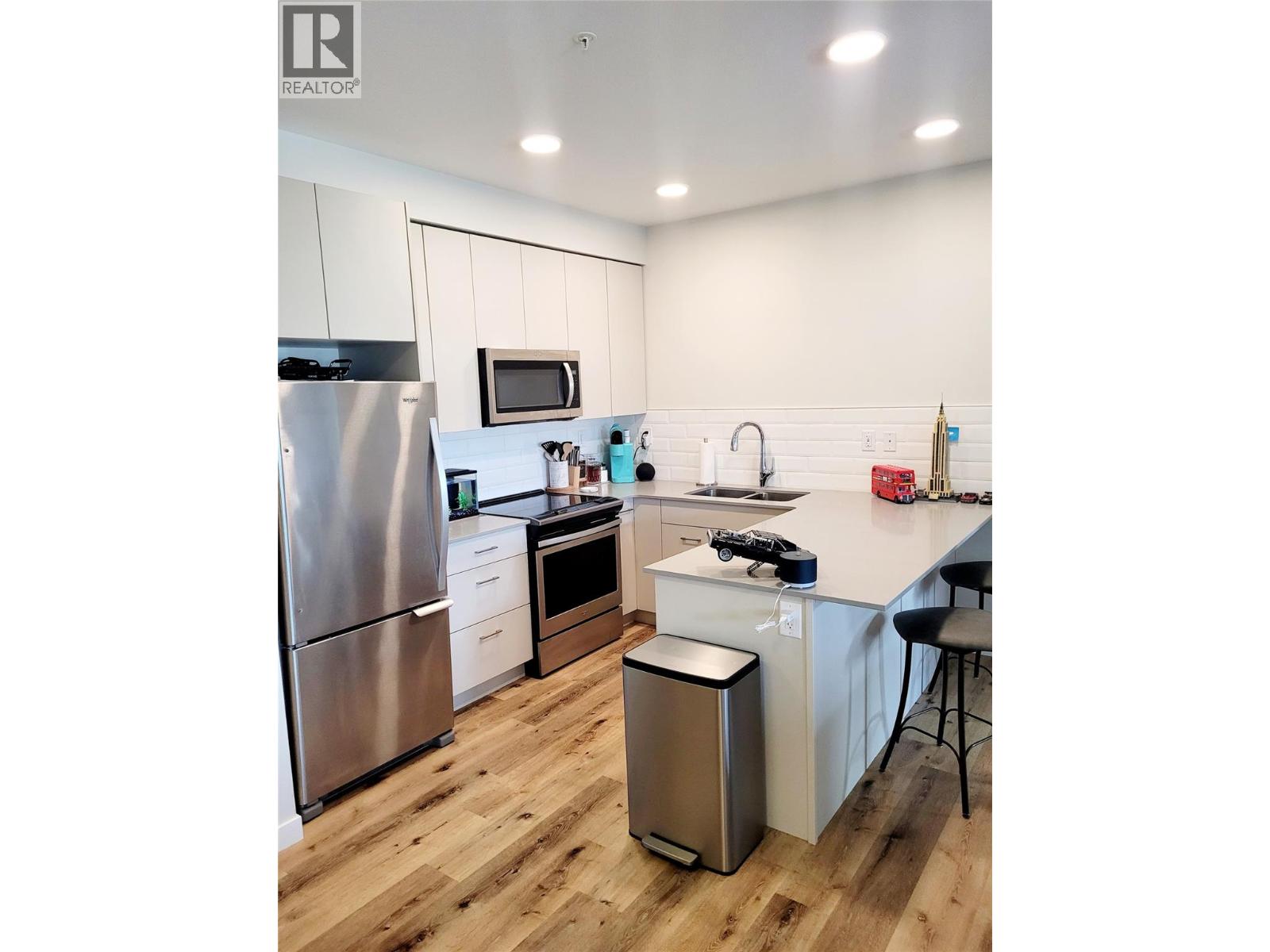 Picture for Unit #322, 722 Valley  Road