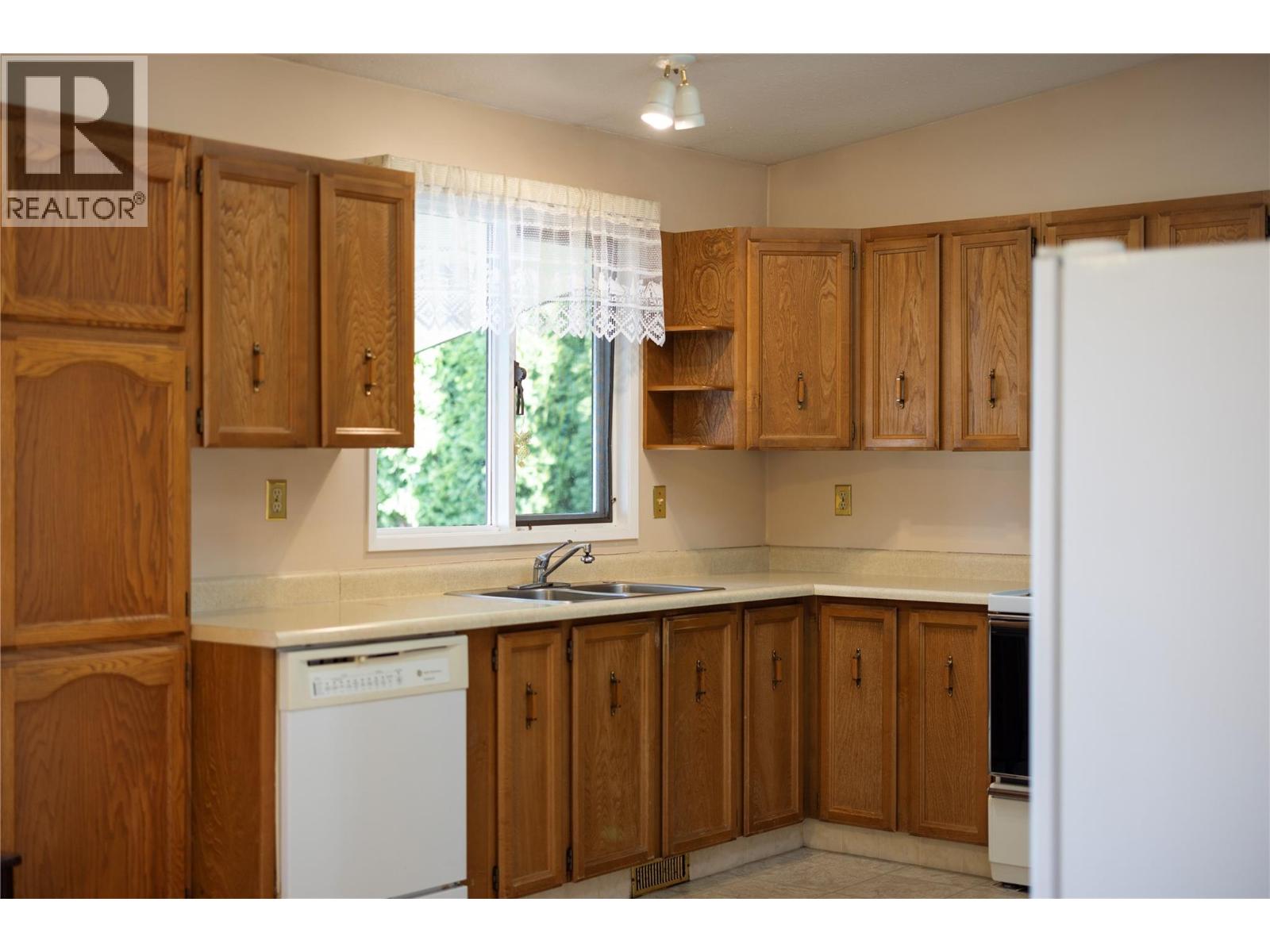 Picture for 250 Hillaby  Avenue