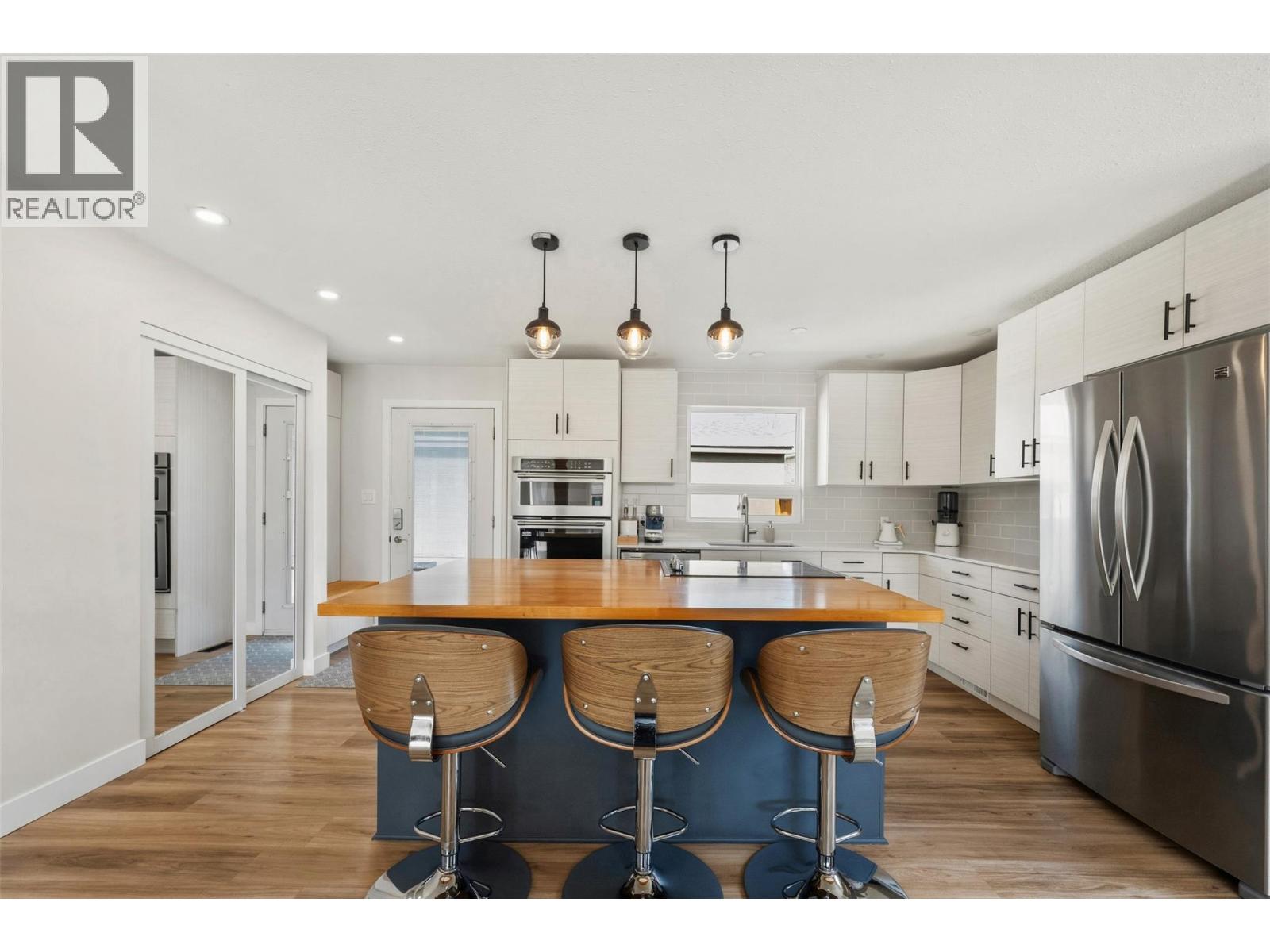 Picture for 35 Granby  Avenue
