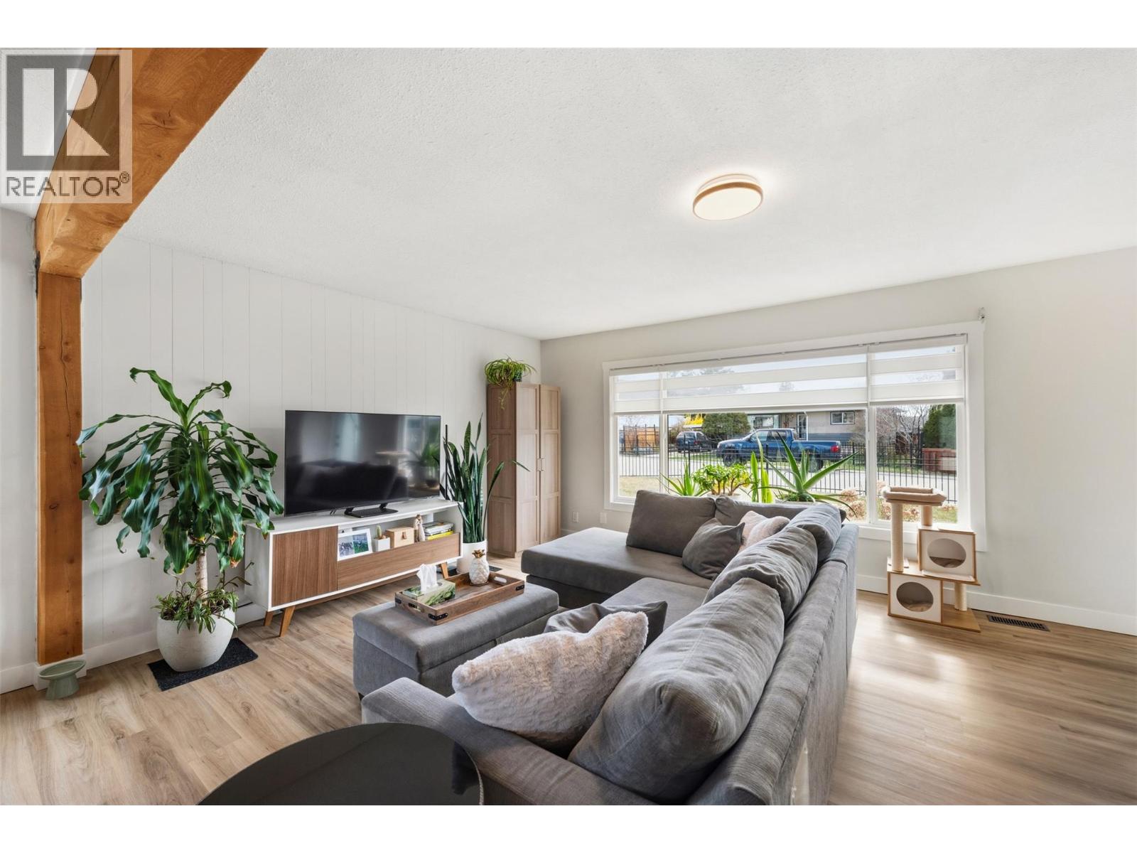 Picture for 35 Granby  Avenue