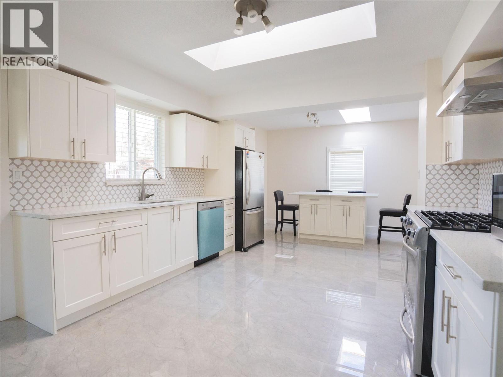 Picture for 7212 HERON  Lane