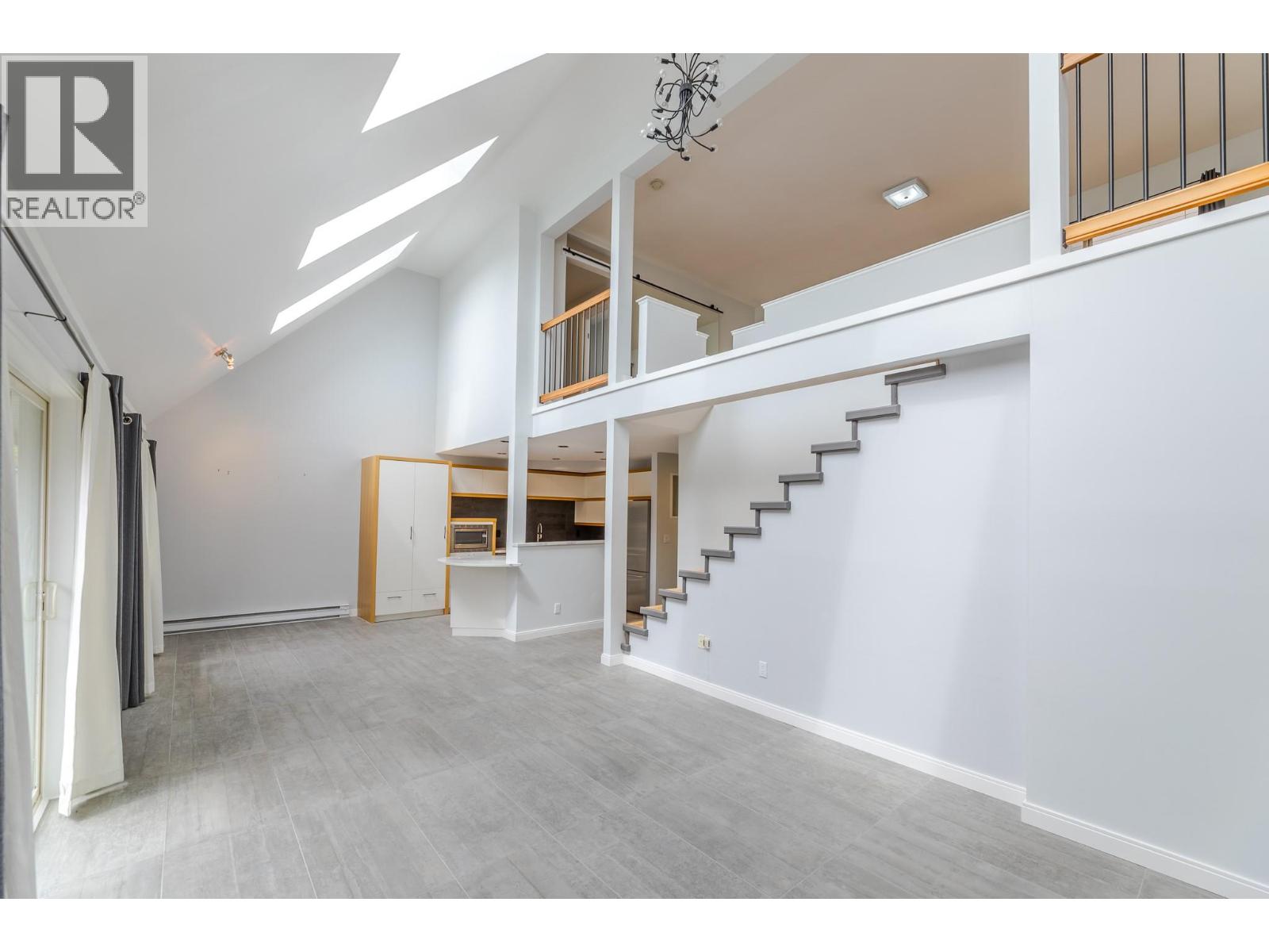 Picture for Unit #201, 335 Churchill  Avenue