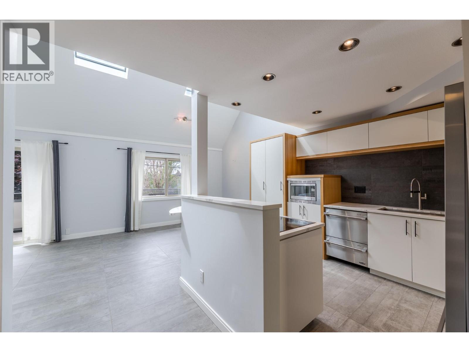 Picture for Unit #201, 335 Churchill  Avenue