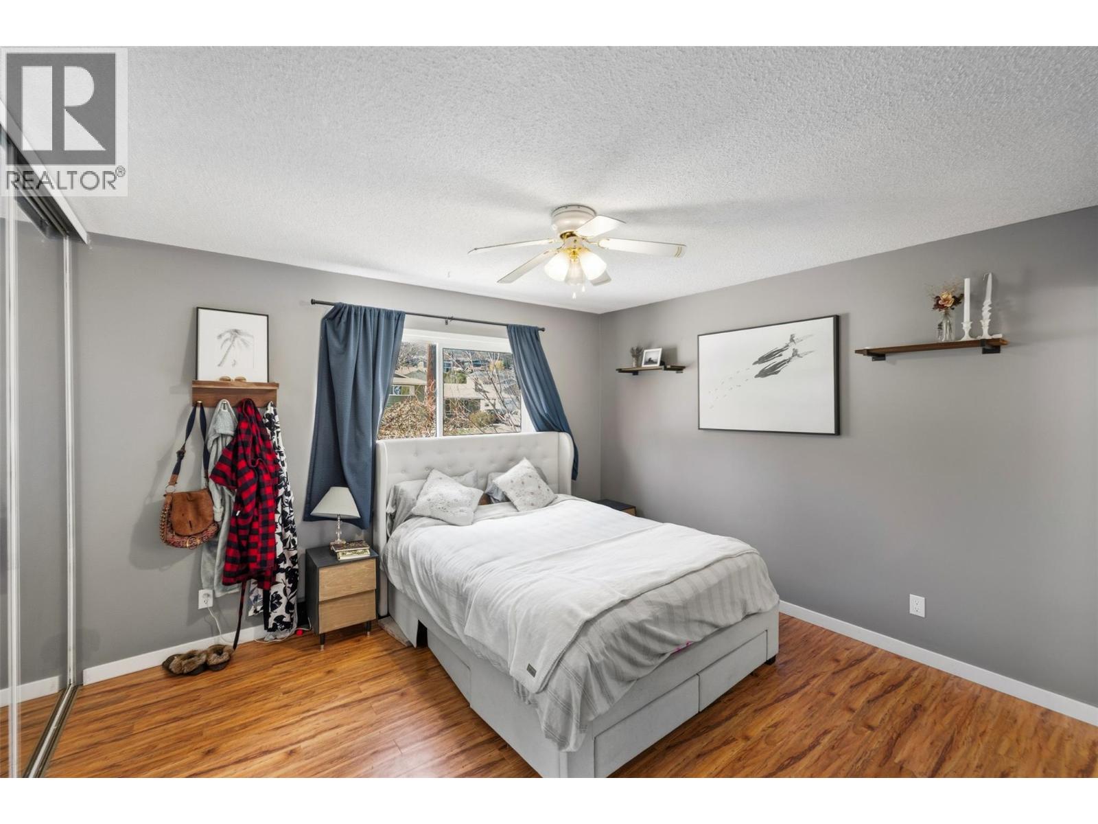 Picture for 3853 Glenway  Road