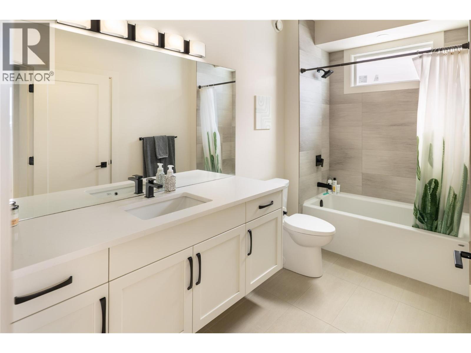 Picture for 2203 LAVETTA  Drive https://www.cirrealty.ca/reb/bc/4/10362474_14.jpg