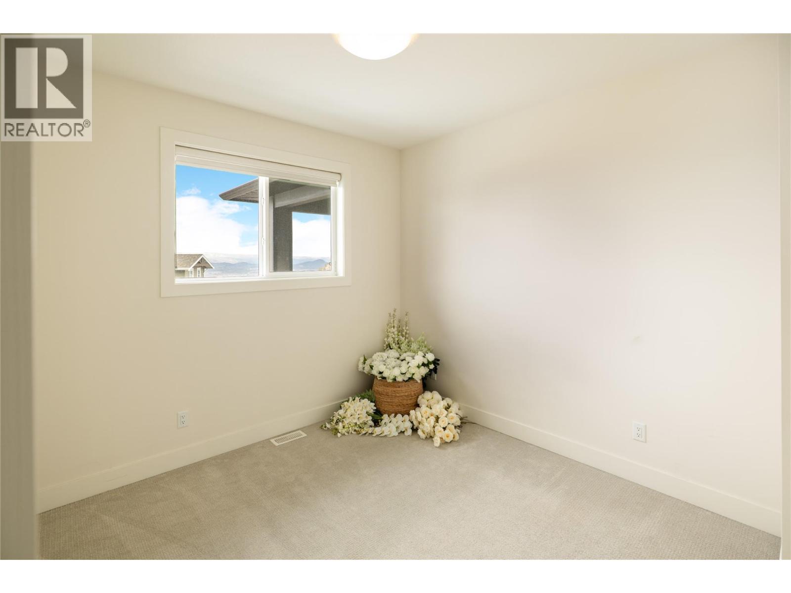 Picture for 2203 LAVETTA  Drive https://www.cirrealty.ca/reb/bc/4/10362474_15.jpg