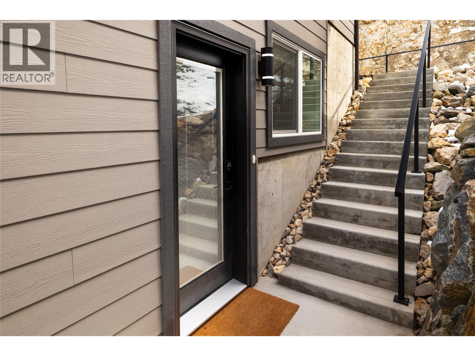 Picture for 2203 LAVETTA  Drive https://www.cirrealty.ca/reb/bc/4/10362474_18.jpg