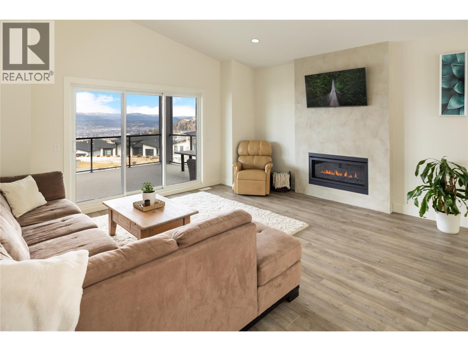 Picture for 2203 LAVETTA  Drive https://www.cirrealty.ca/reb/bc/4/10362474_3.jpg