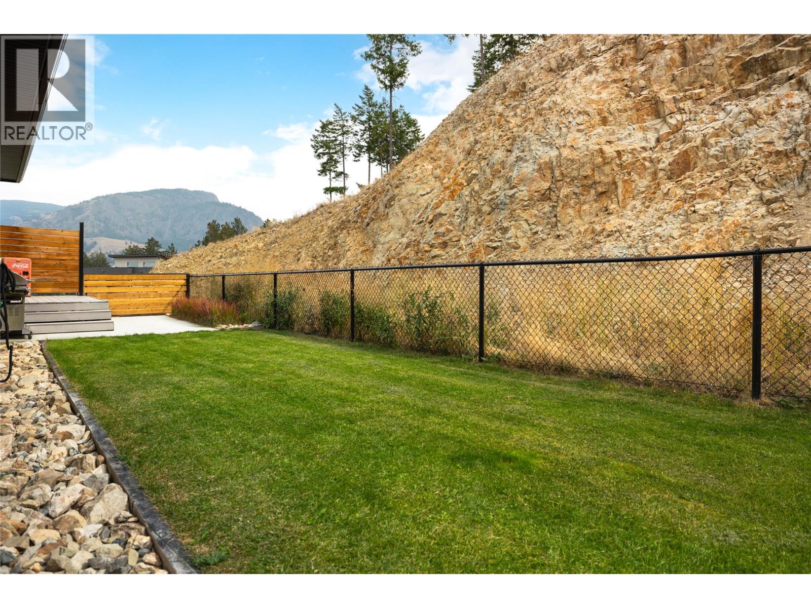 Picture for 2203 LAVETTA  Drive https://www.cirrealty.ca/reb/bc/4/10362474_7.jpg